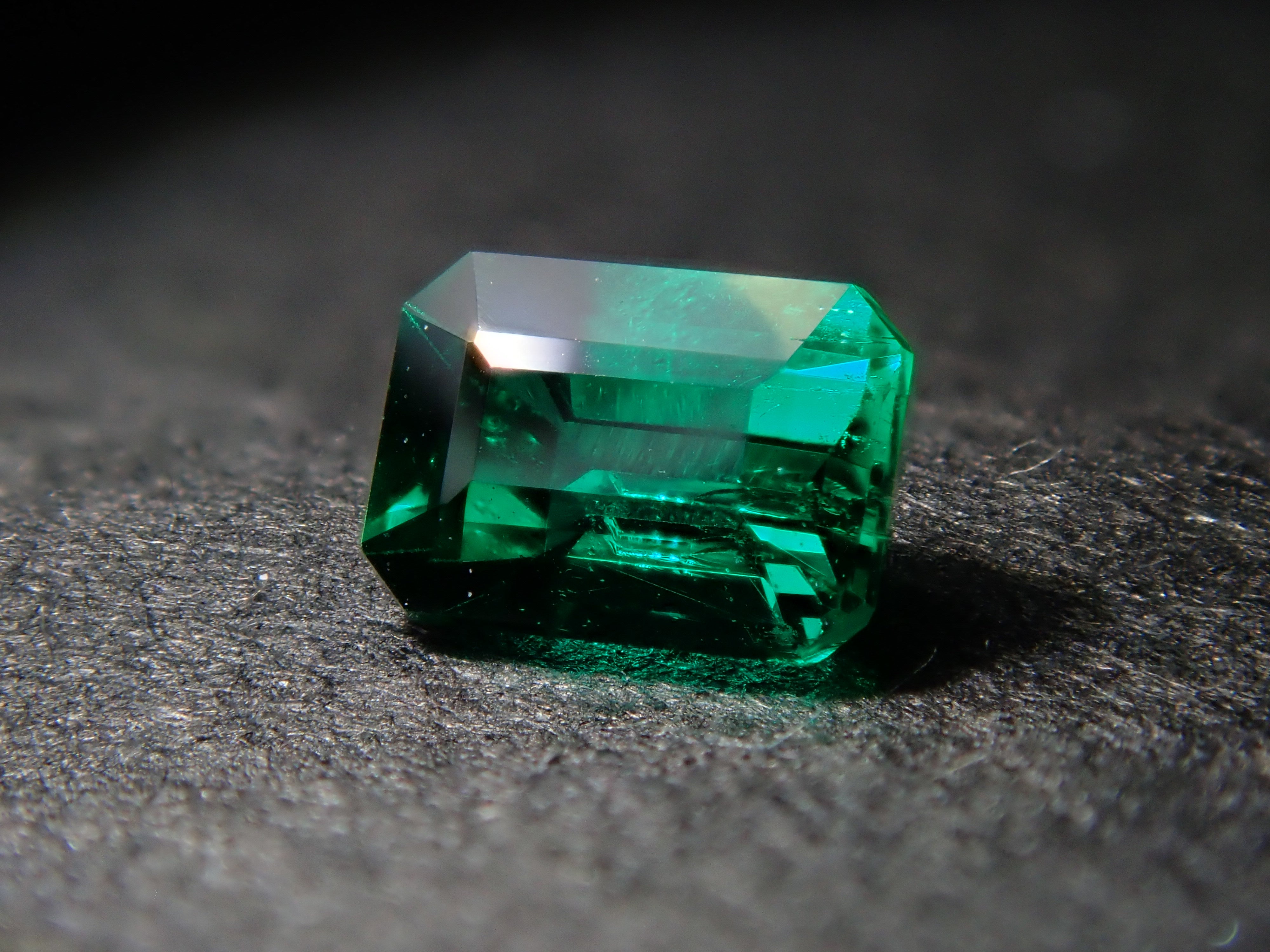 【12560392掲載】コロンビア産ノンオイルエメラルド 0.120ctルース