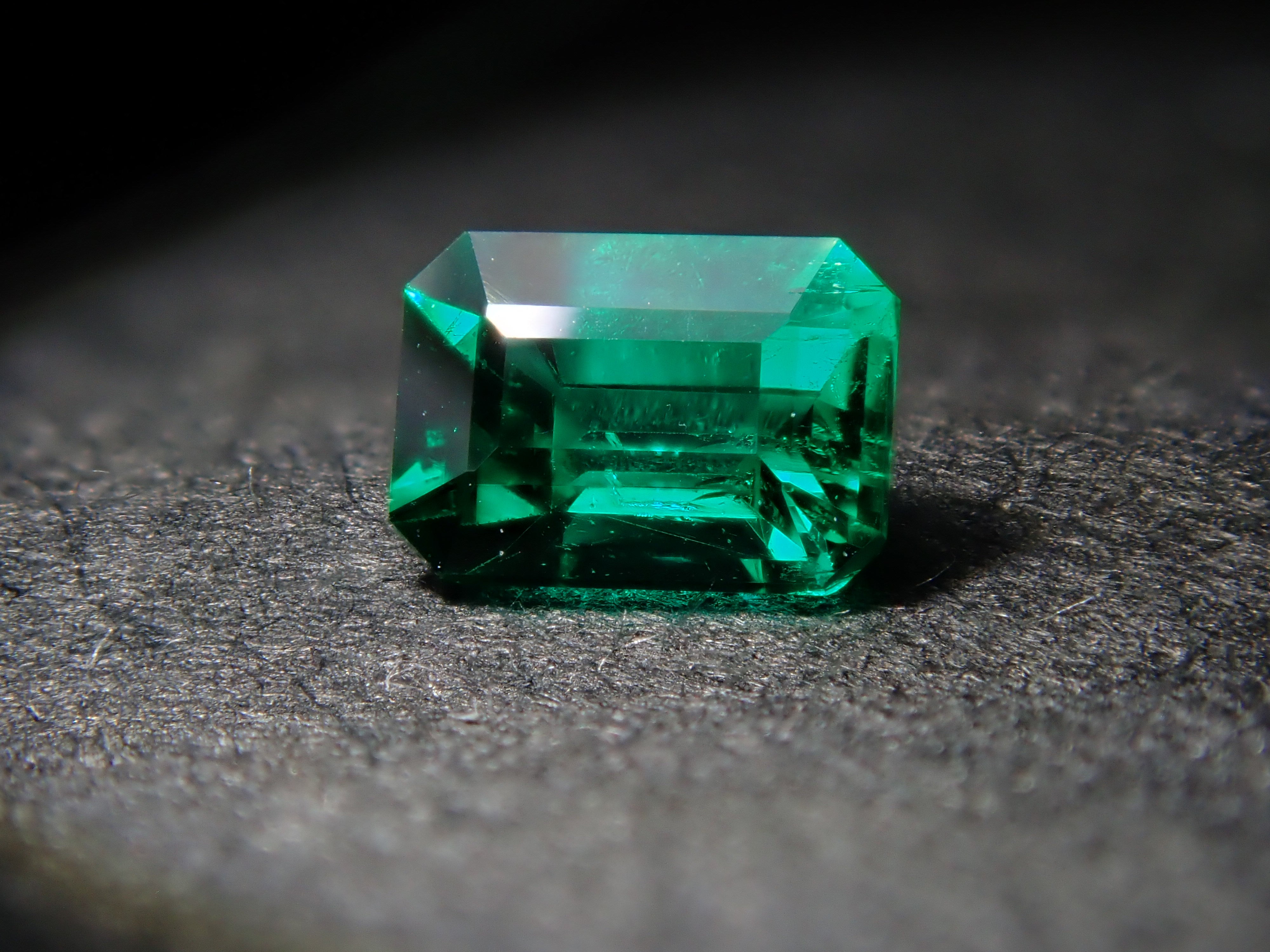 【12560392掲載】コロンビア産ノンオイルエメラルド 0.120ctルース