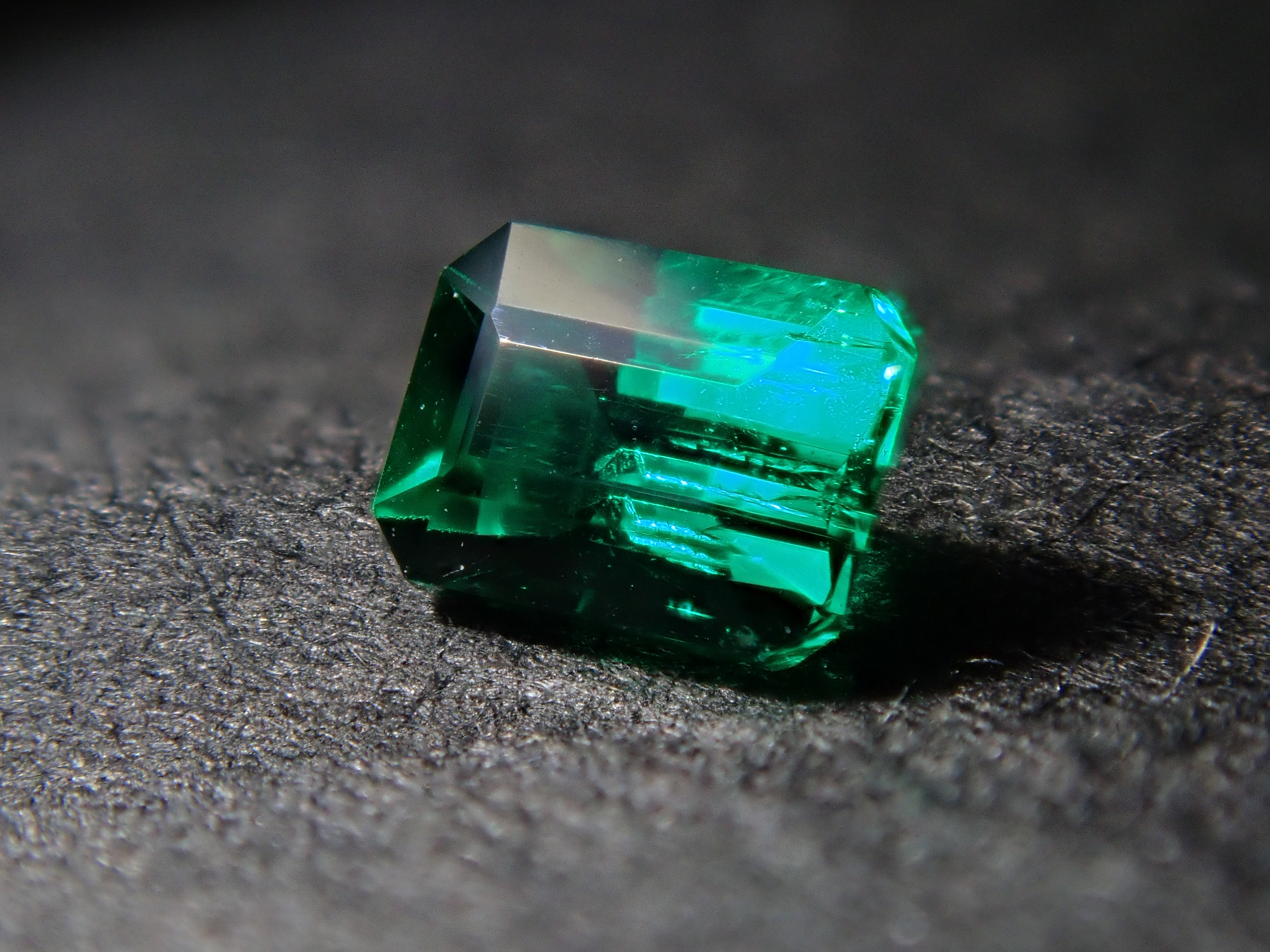 【12560392掲載】コロンビア産ノンオイルエメラルド 0.120ctルース