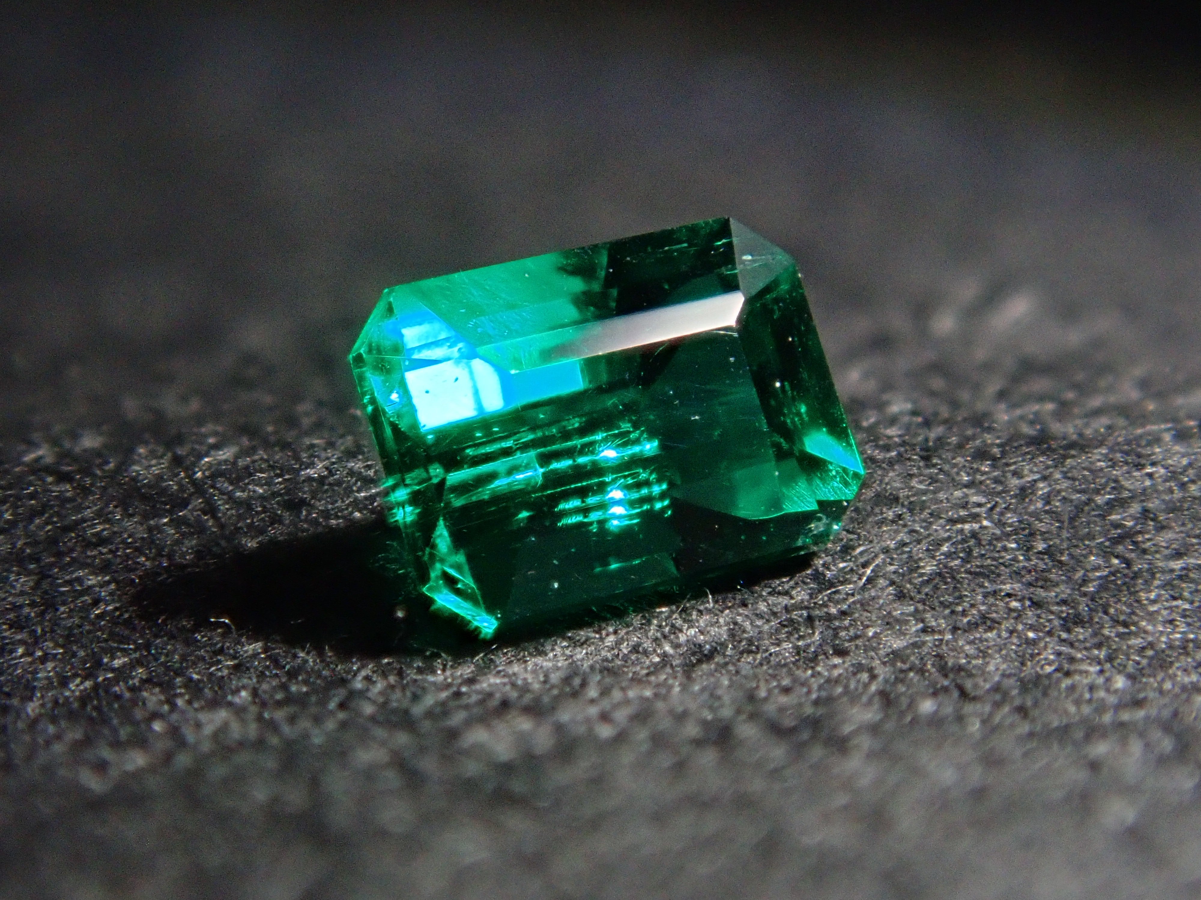 【12560392掲載】コロンビア産ノンオイルエメラルド 0.120ctルース