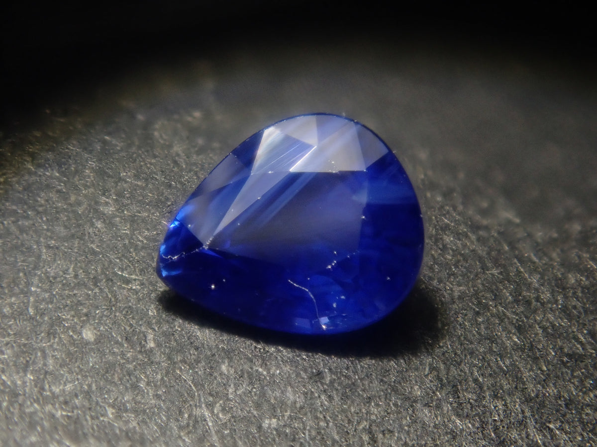 【9/18 22時販売】《限定8石》スリランカ産サファイア1石ルース(ペアシェイプカット,平均0.25ct)《複数購入割引有》