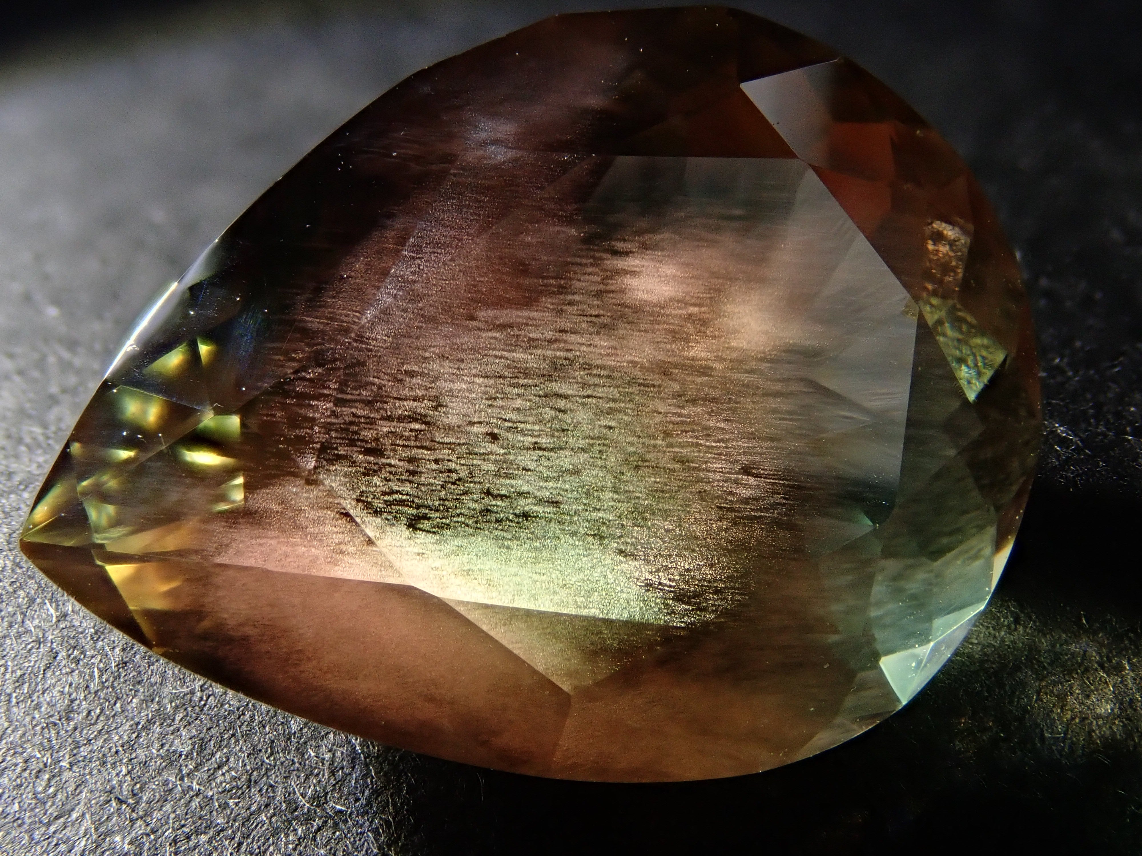 【12560346掲載】アメリカ産オレゴンサンストーン 8.338ctルース