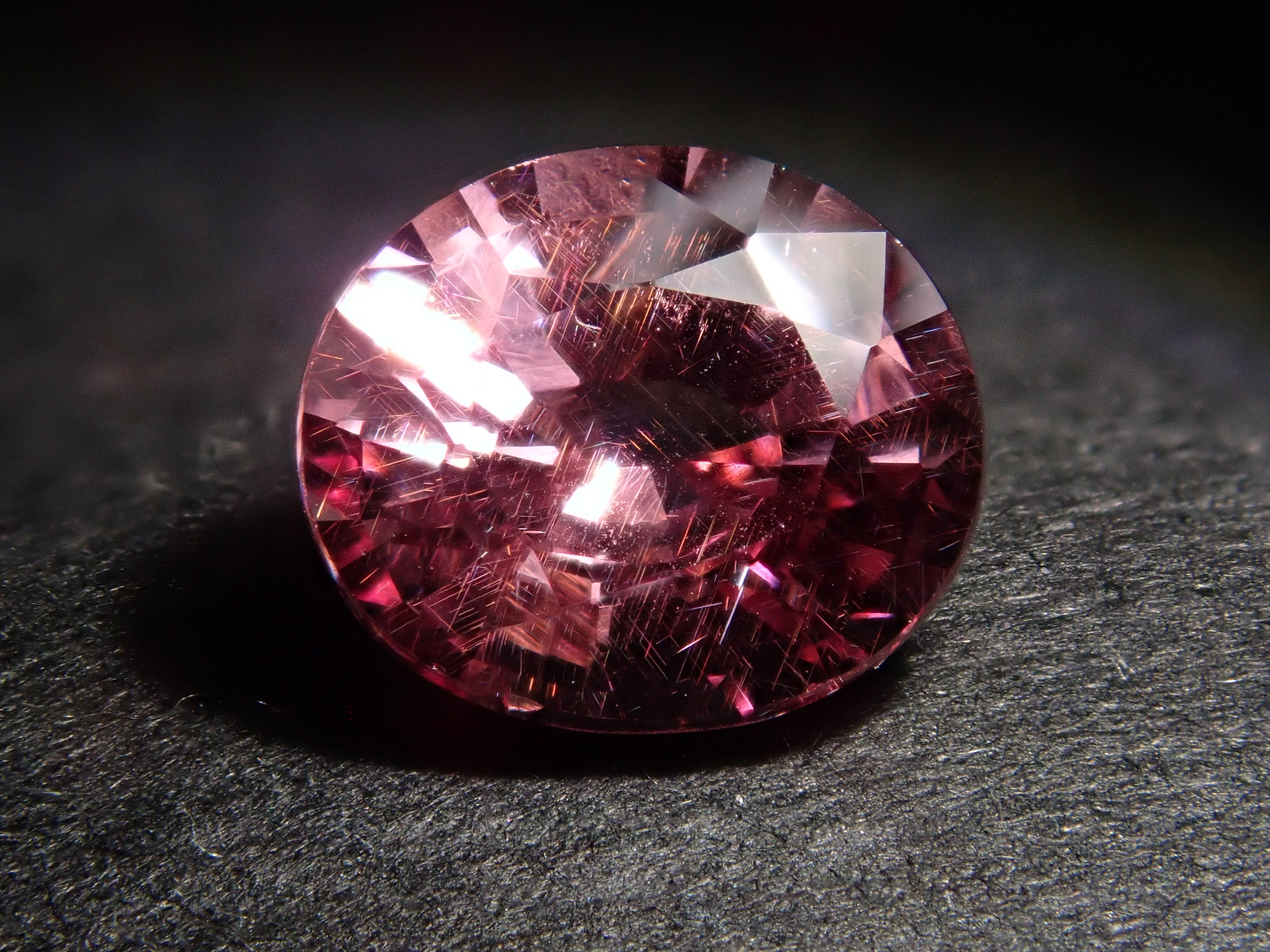 【12560367掲載】ドラゴンガーネット 1.181ctルース