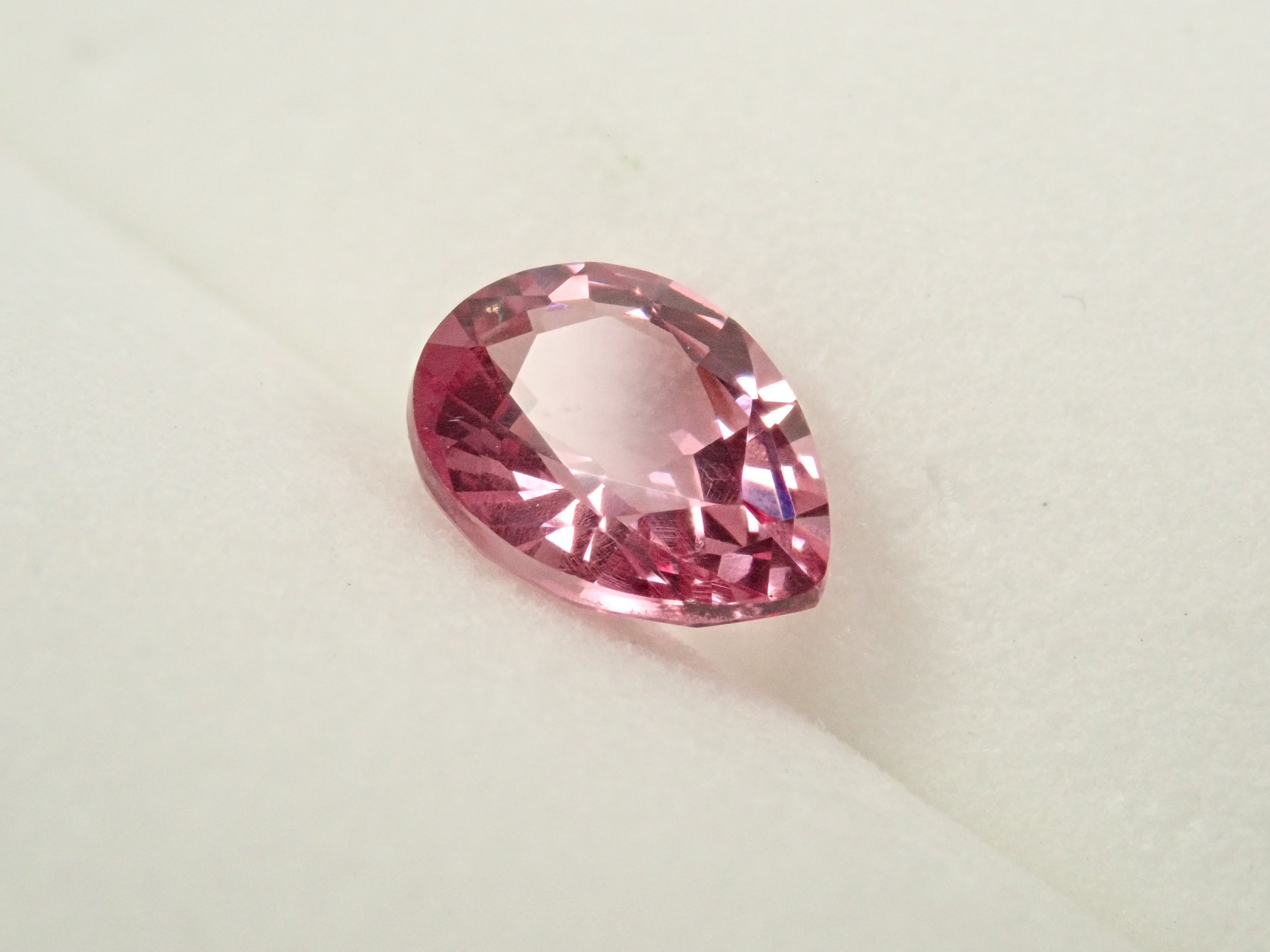 【12560368掲載】ドラゴンガーネット 1.042ctルース