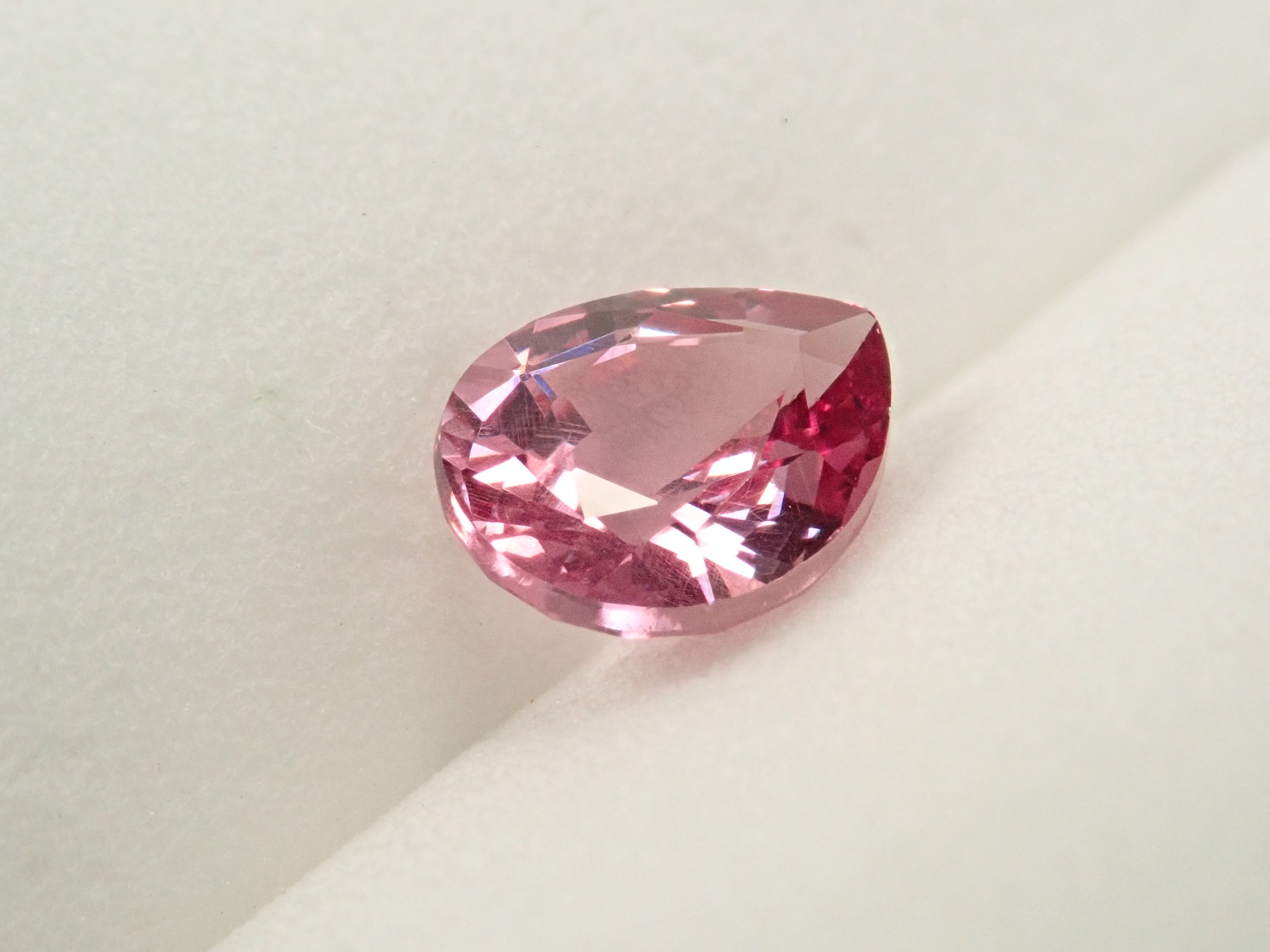 【12560368掲載】ドラゴンガーネット 1.042ctルース