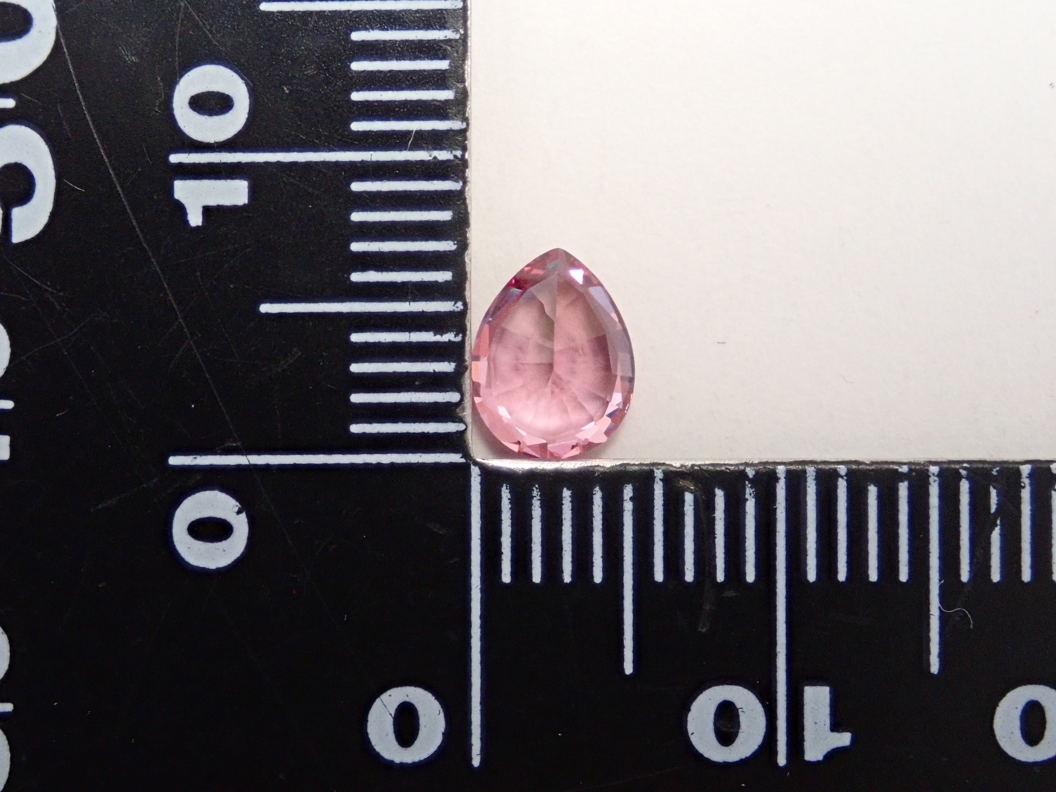 【12560368掲載】ドラゴンガーネット 1.042ctルース