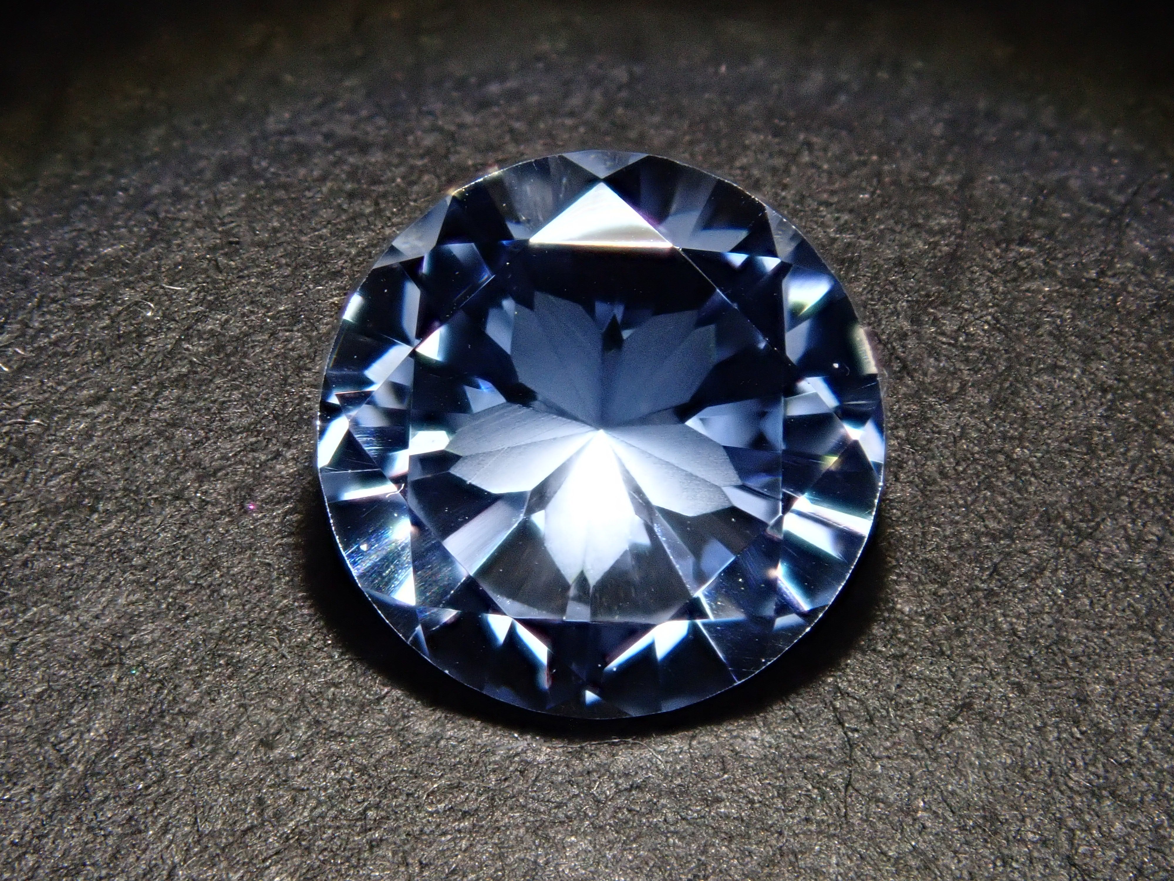 【12560378掲載】シベリアンブルークォーツ(合成クォーツ) 1.067ctルース