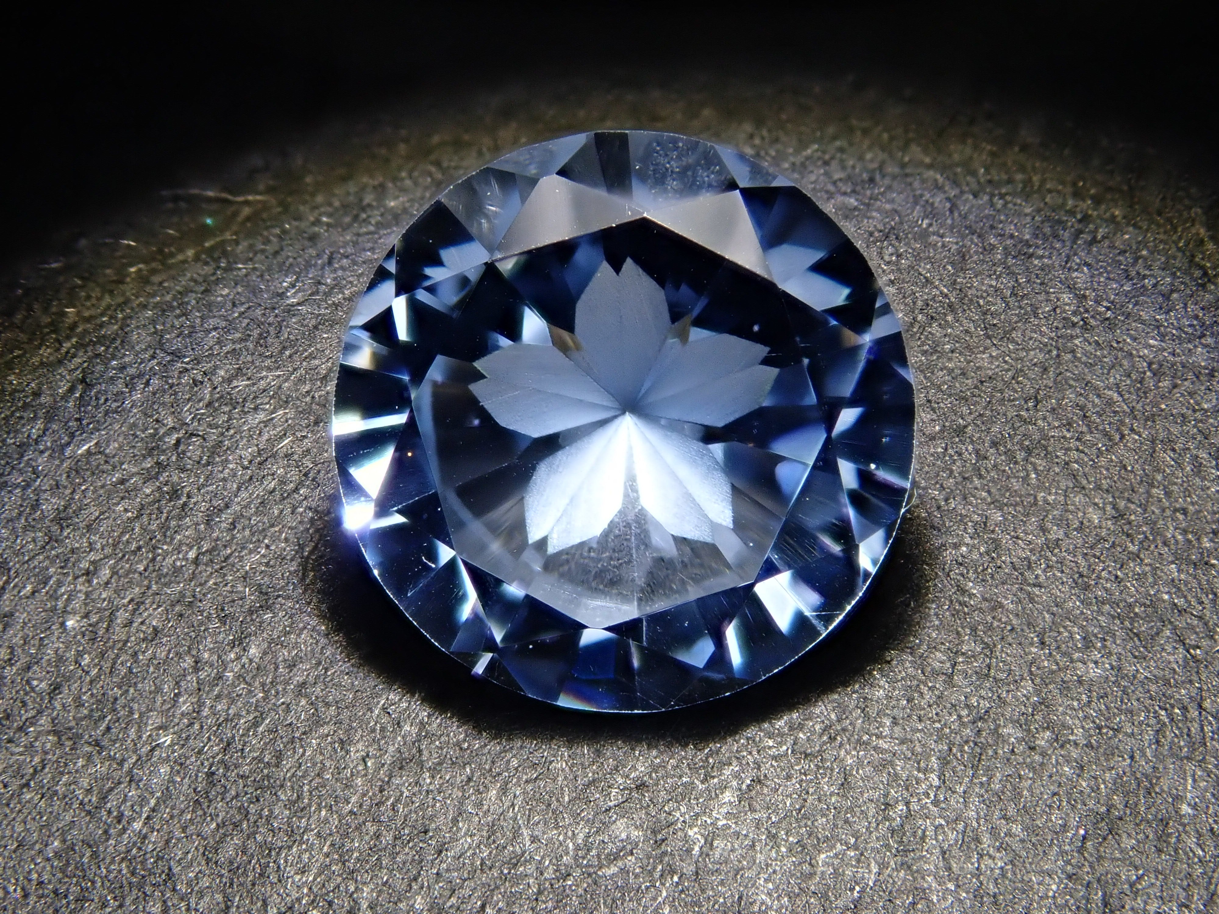 【12560378掲載】シベリアンブルークォーツ(合成クォーツ) 1.067ctルース