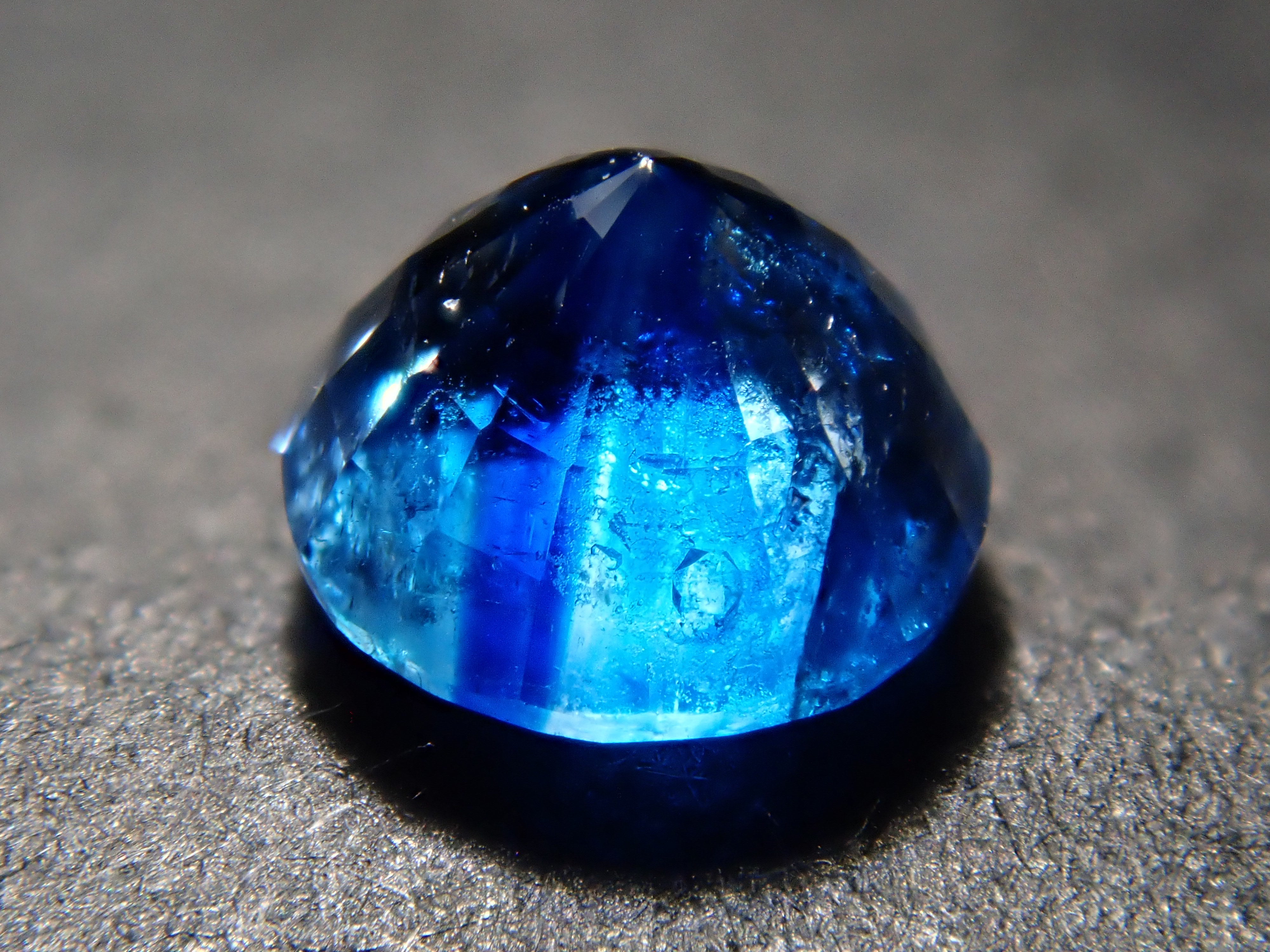 【12560352掲載】ジンバブエ産ユークレース 0.397ctルース