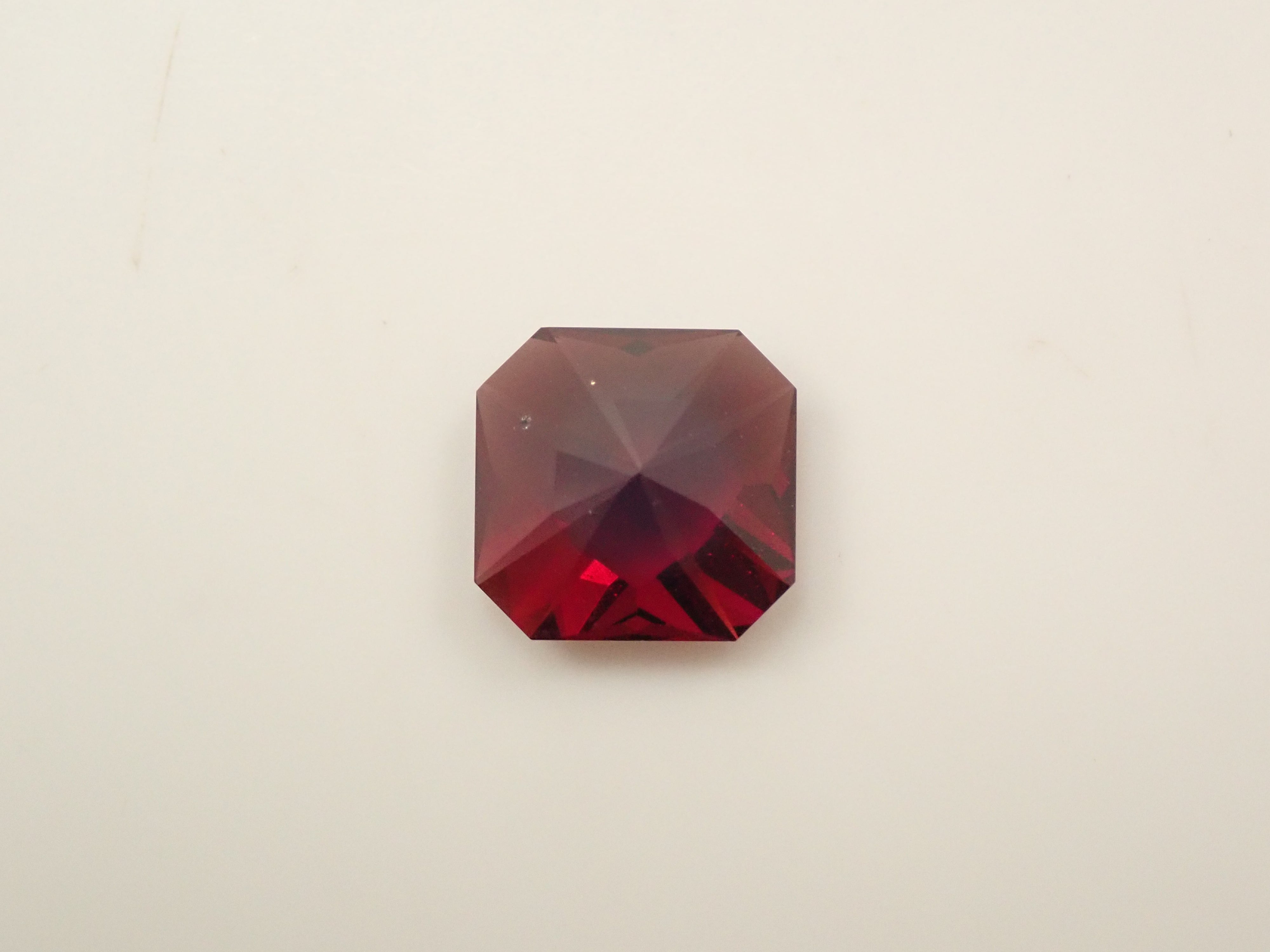 【12560306掲載】タンザニア産アルマンディンガーネット 3.227ctルース