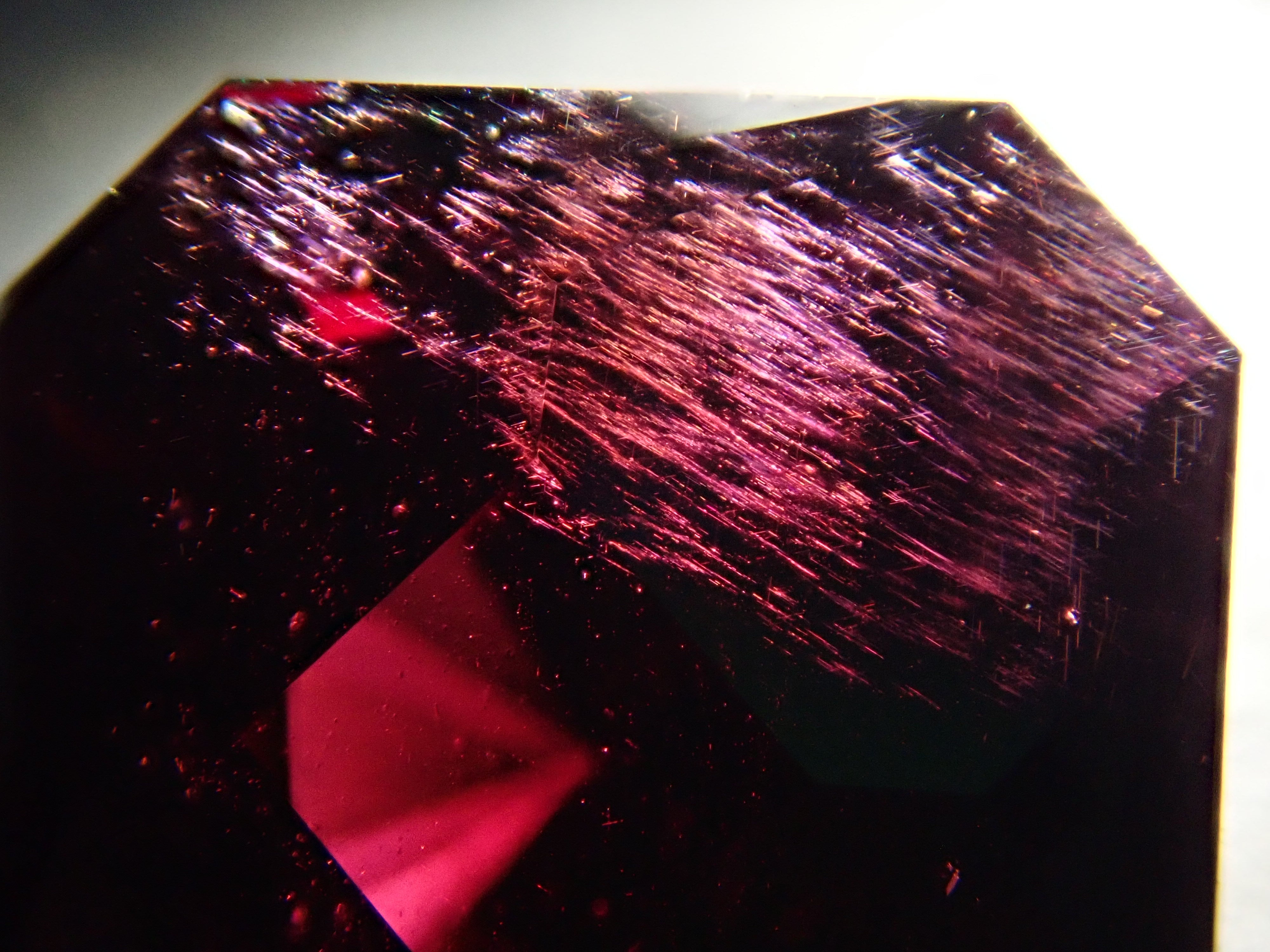 【12560306掲載】タンザニア産アルマンディンガーネット 3.227ctルース