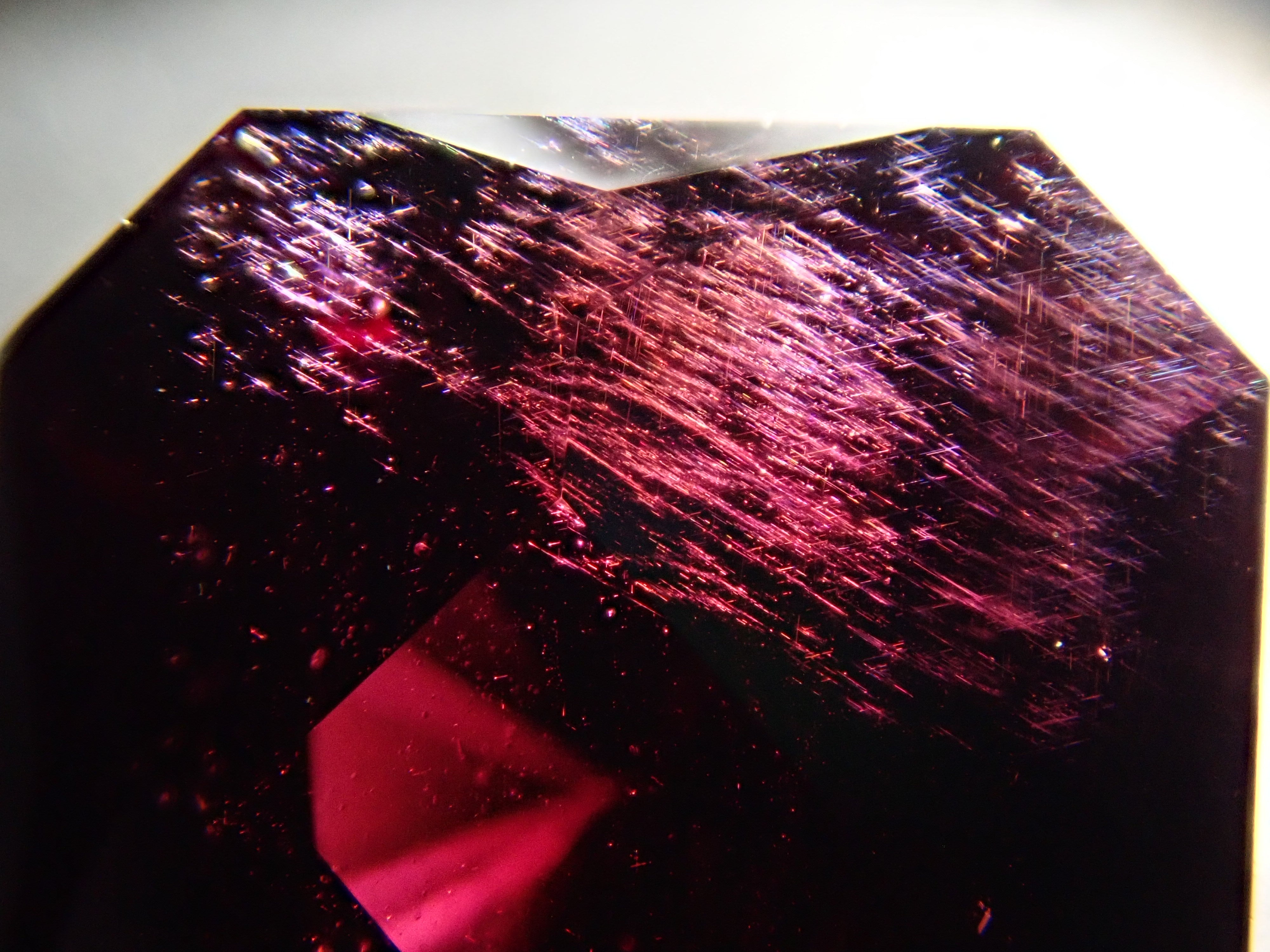 【12560306掲載】タンザニア産アルマンディンガーネット 3.227ctルース