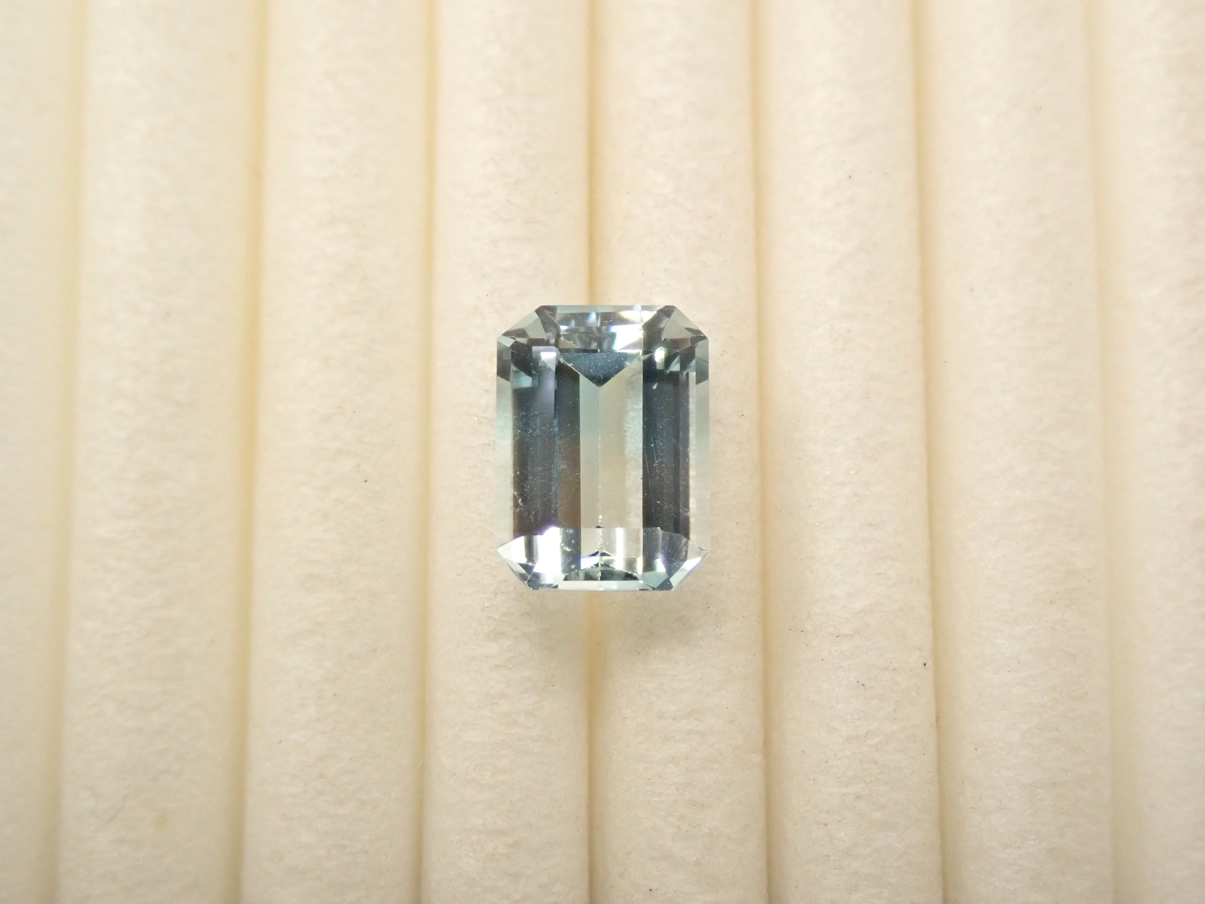 【3月11日晚間10點開賣】巴西雙色藍托帕石 1.317克拉裸石(未經處理)