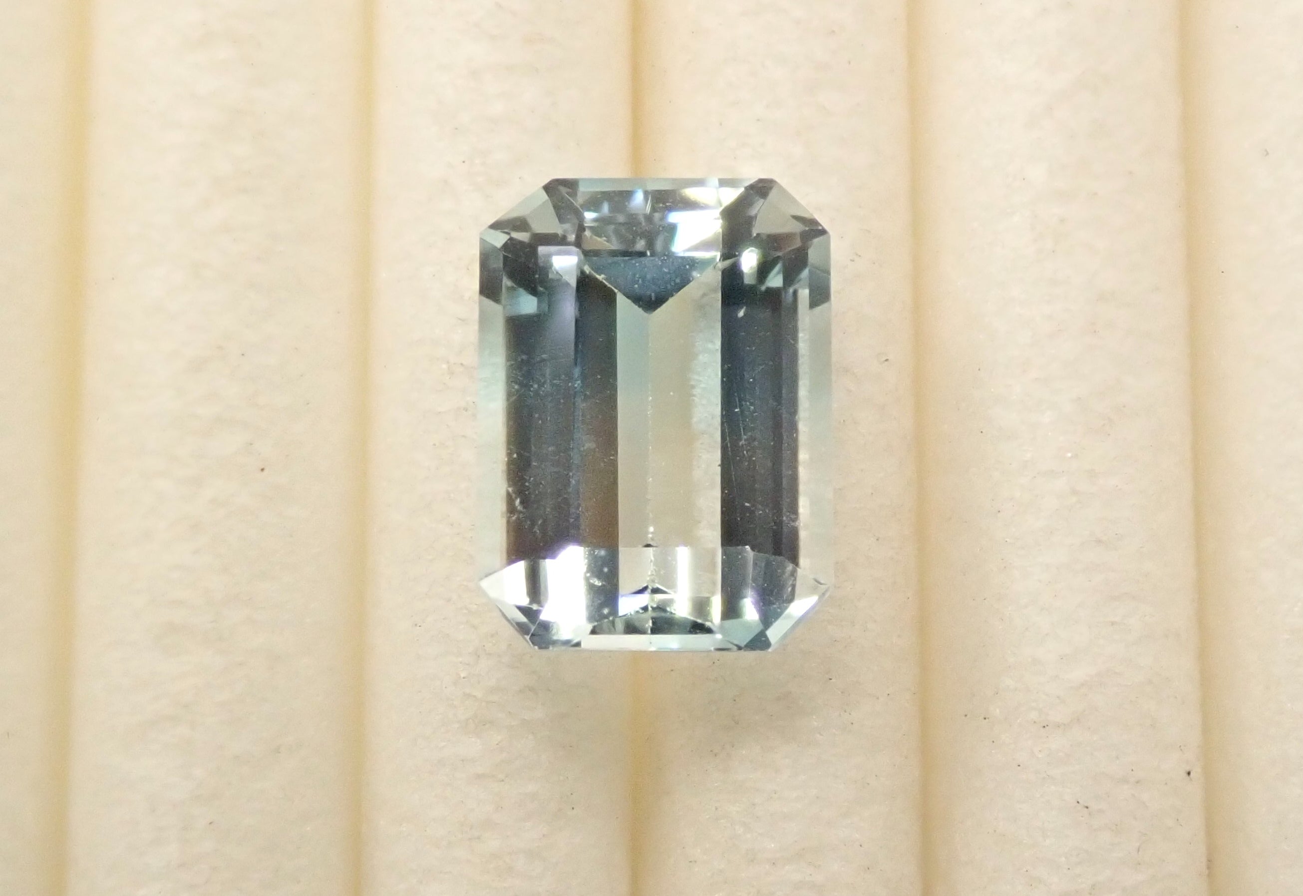 【3月11日晚間10點開賣】巴西雙色藍托帕石 1.317克拉裸石(未經處理)