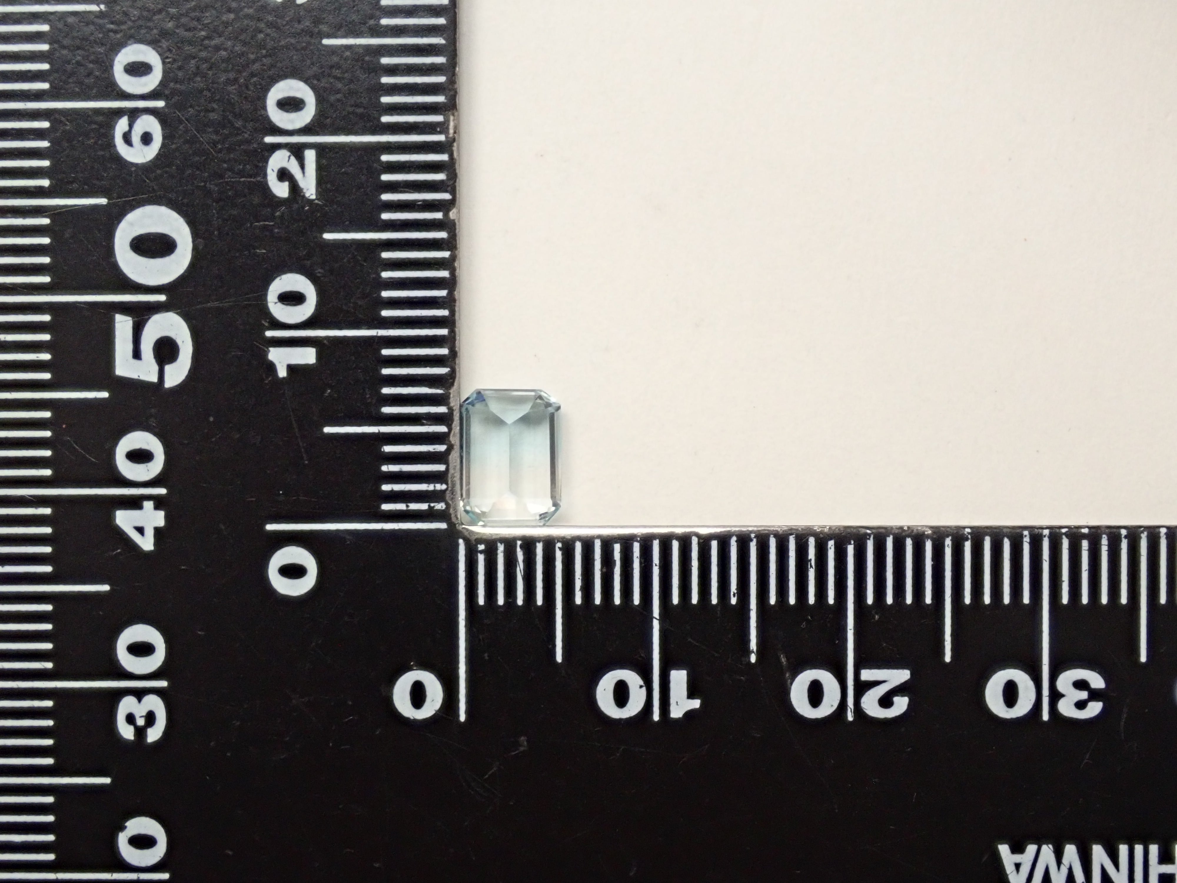 ブラジル産バイカラートパーズ 1.317ctルース