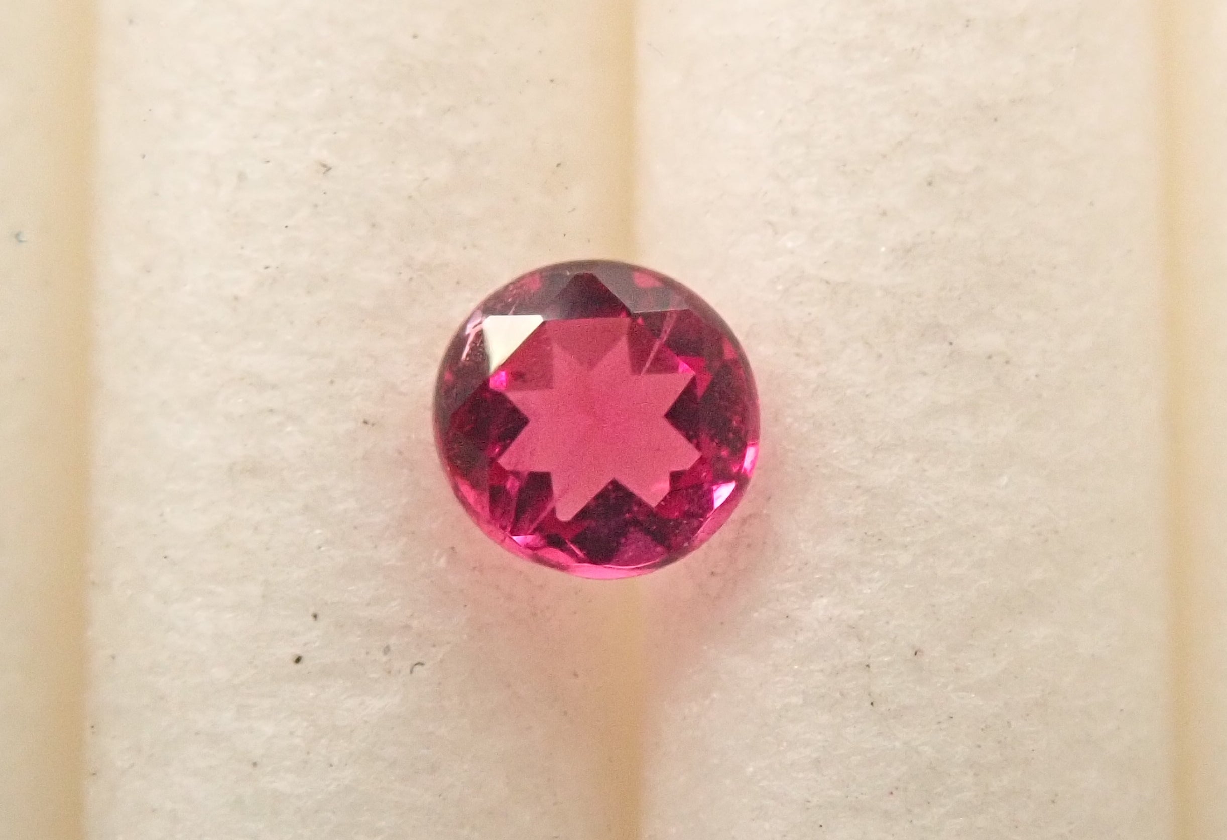 抽選販売091507_ノンオイルレッドベリル 2.5mm/0.050ctルース GIA