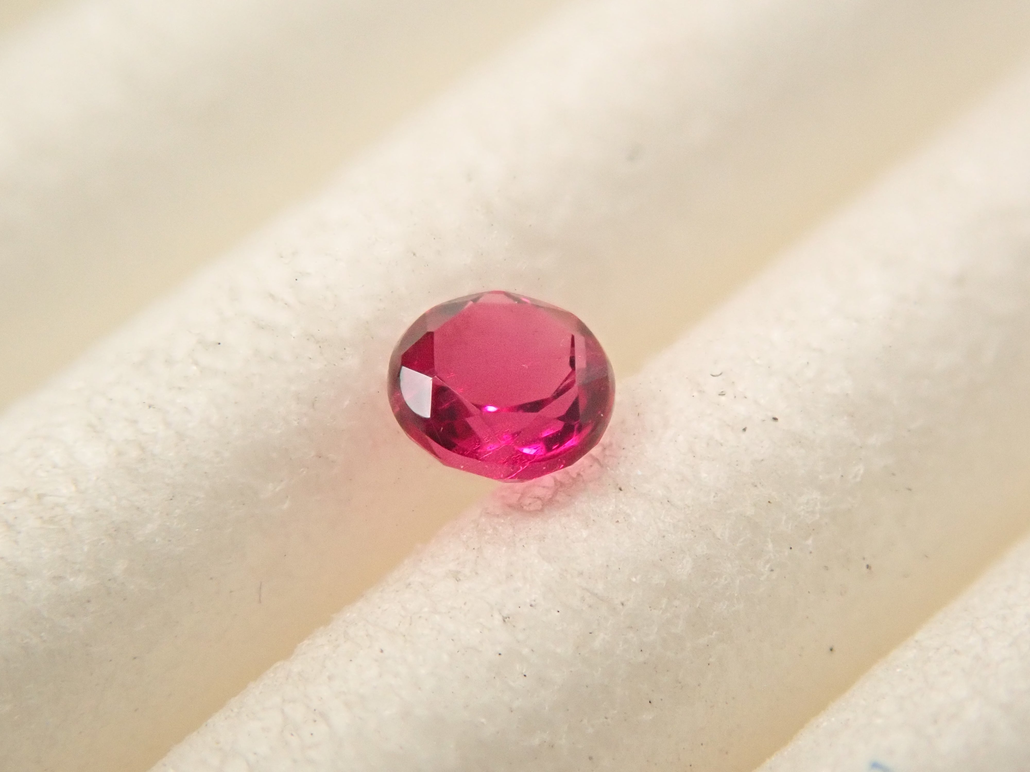 抽選販売091507_ノンオイルレッドベリル 2.5mm/0.050ctルース GIA