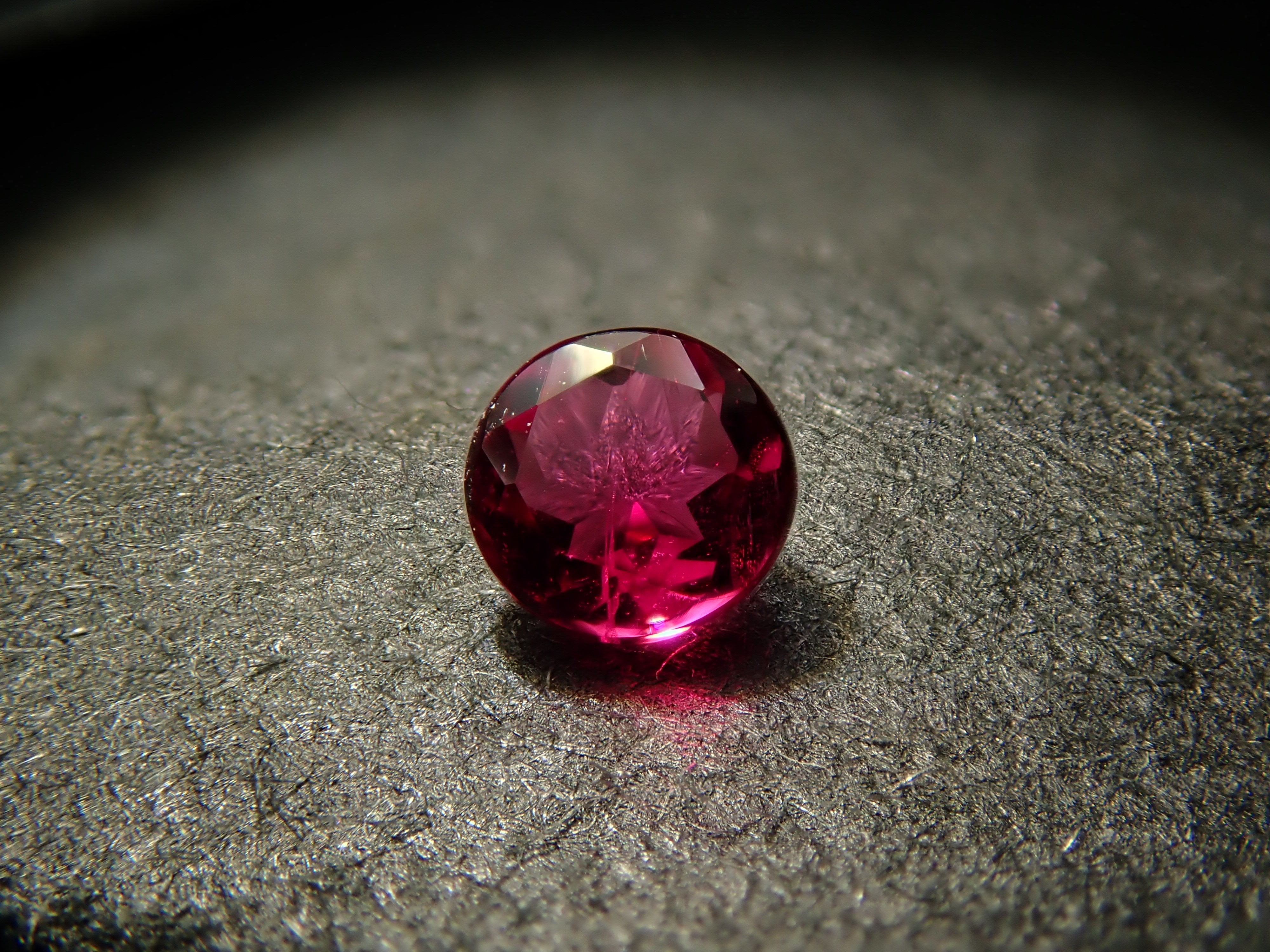 抽選販売091507_ノンオイルレッドベリル 2.5mm/0.050ctルース GIA
