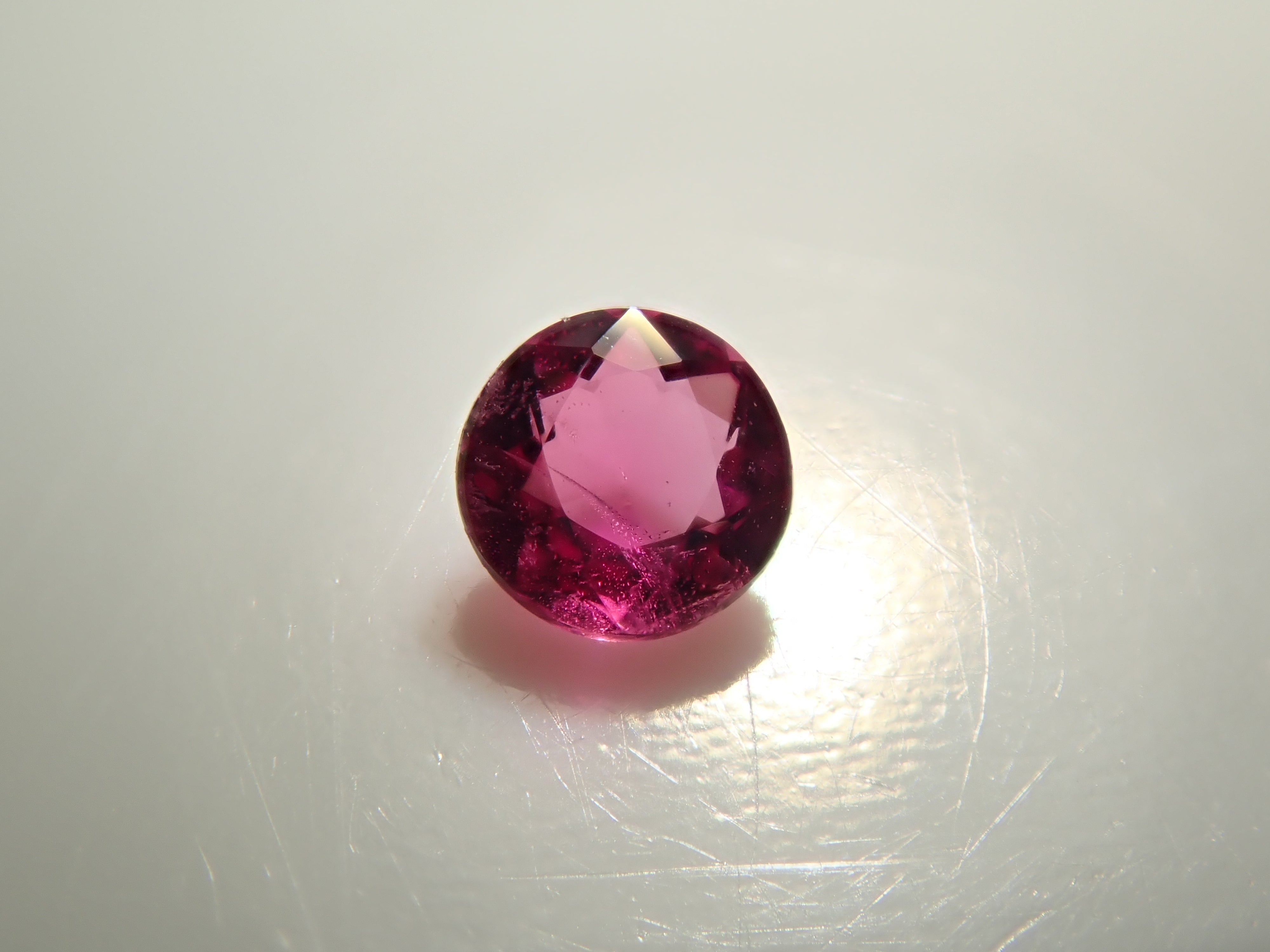 【12560390掲載】ノンオイルレッドベリル 0.050ctルース