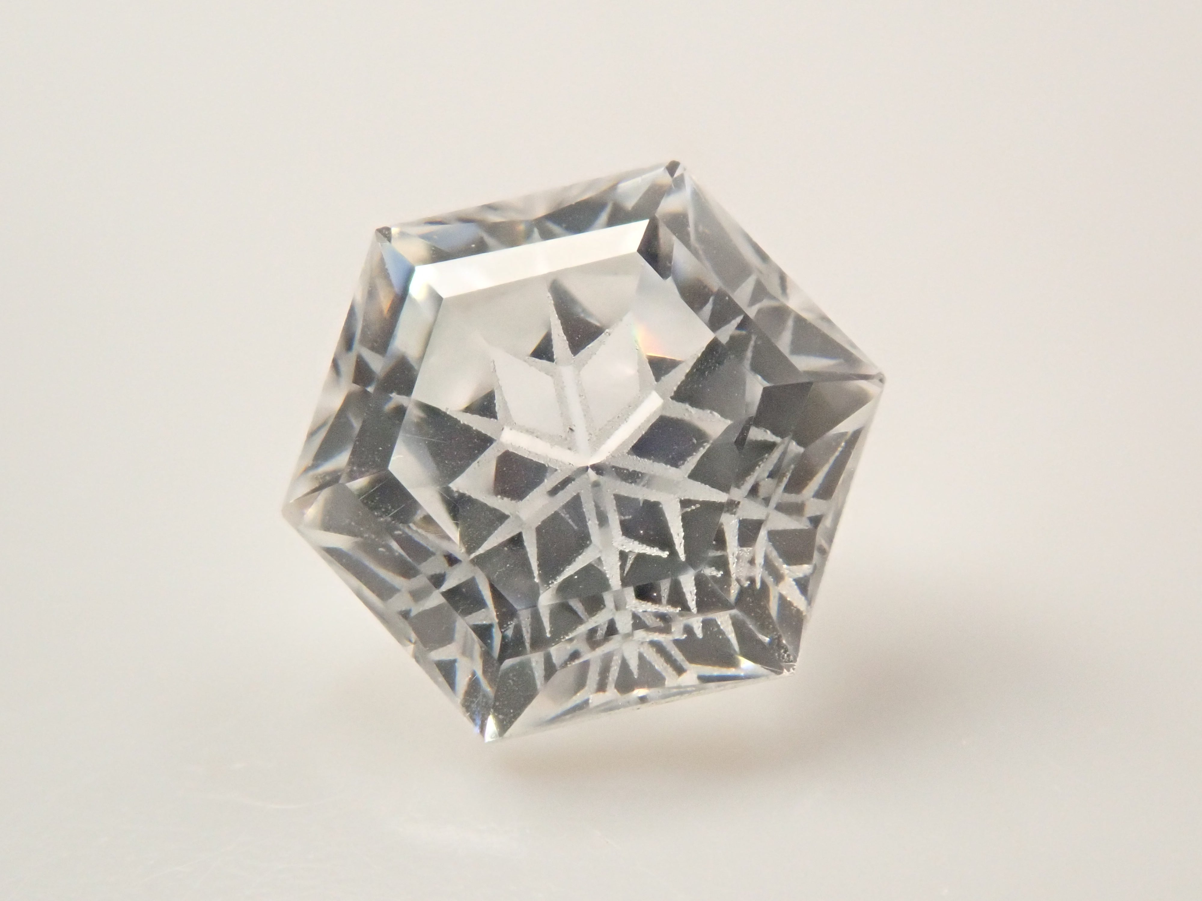 【ゆきんこカット】YAG(イットリウムアルミニウムガーネット) 1.391ctルース 鑑別書