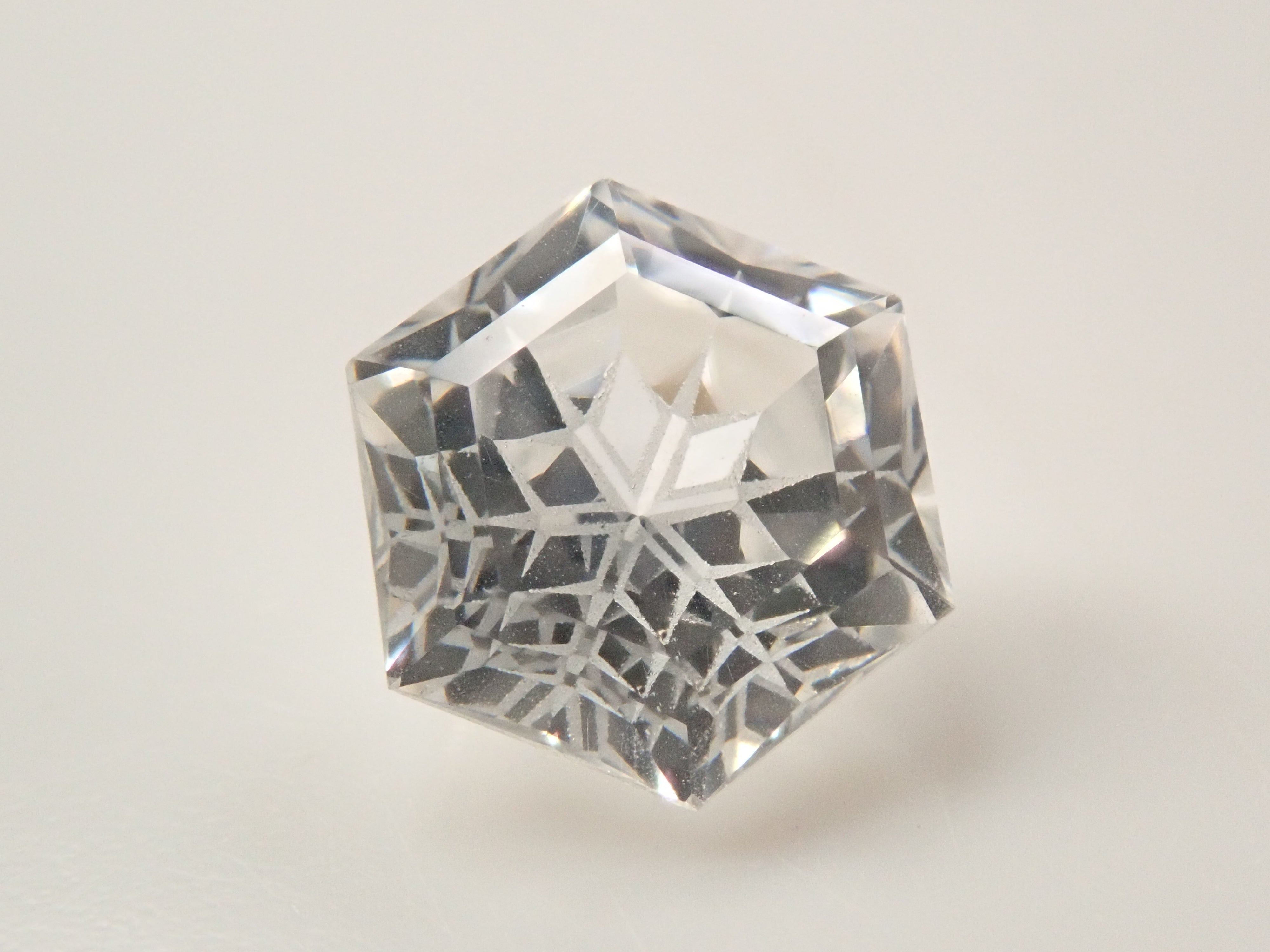 【ゆきんこカット】YAG(イットリウムアルミニウムガーネット) 1.391ctルース 鑑別書