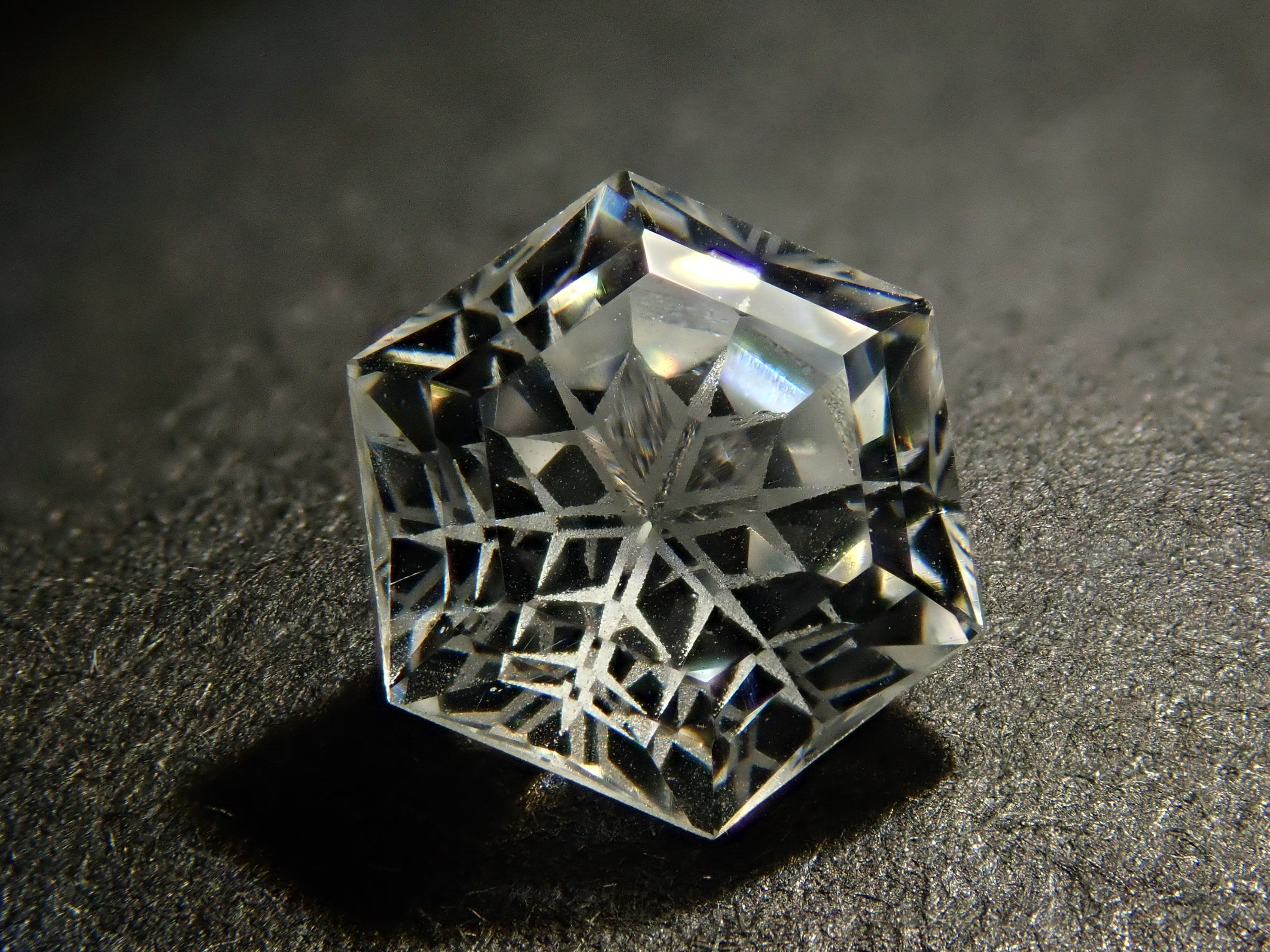 【ゆきんこカット】YAG(イットリウムアルミニウムガーネット) 1.391ctルース 鑑別書