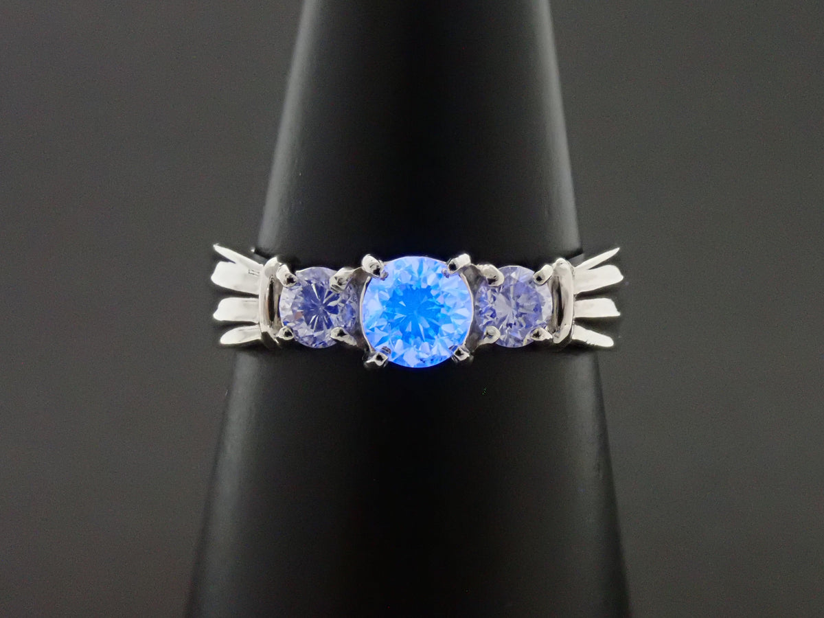 【9/30 22時販売】【カラフリ】Pt900 ダイヤモンド1.00ct スリーストーンリング 鑑別書