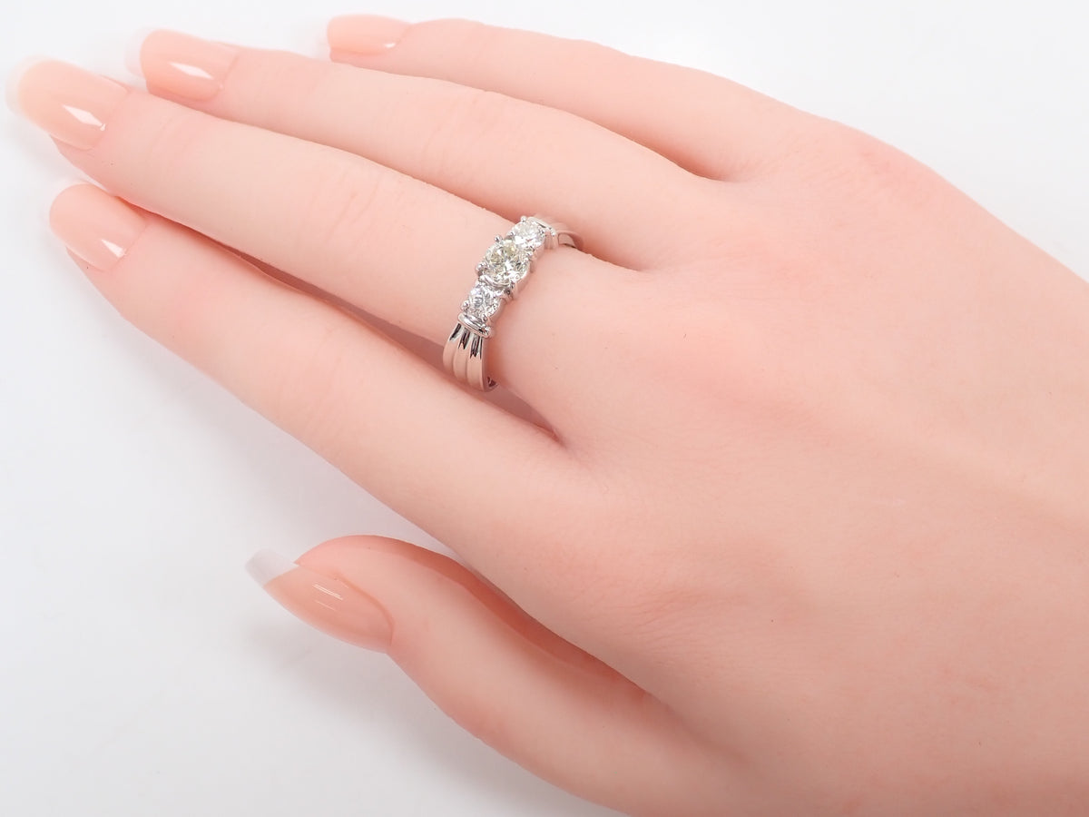 【9/30 22時販売】【カラフリ】Pt900 ダイヤモンド1.00ct スリーストーンリング 鑑別書