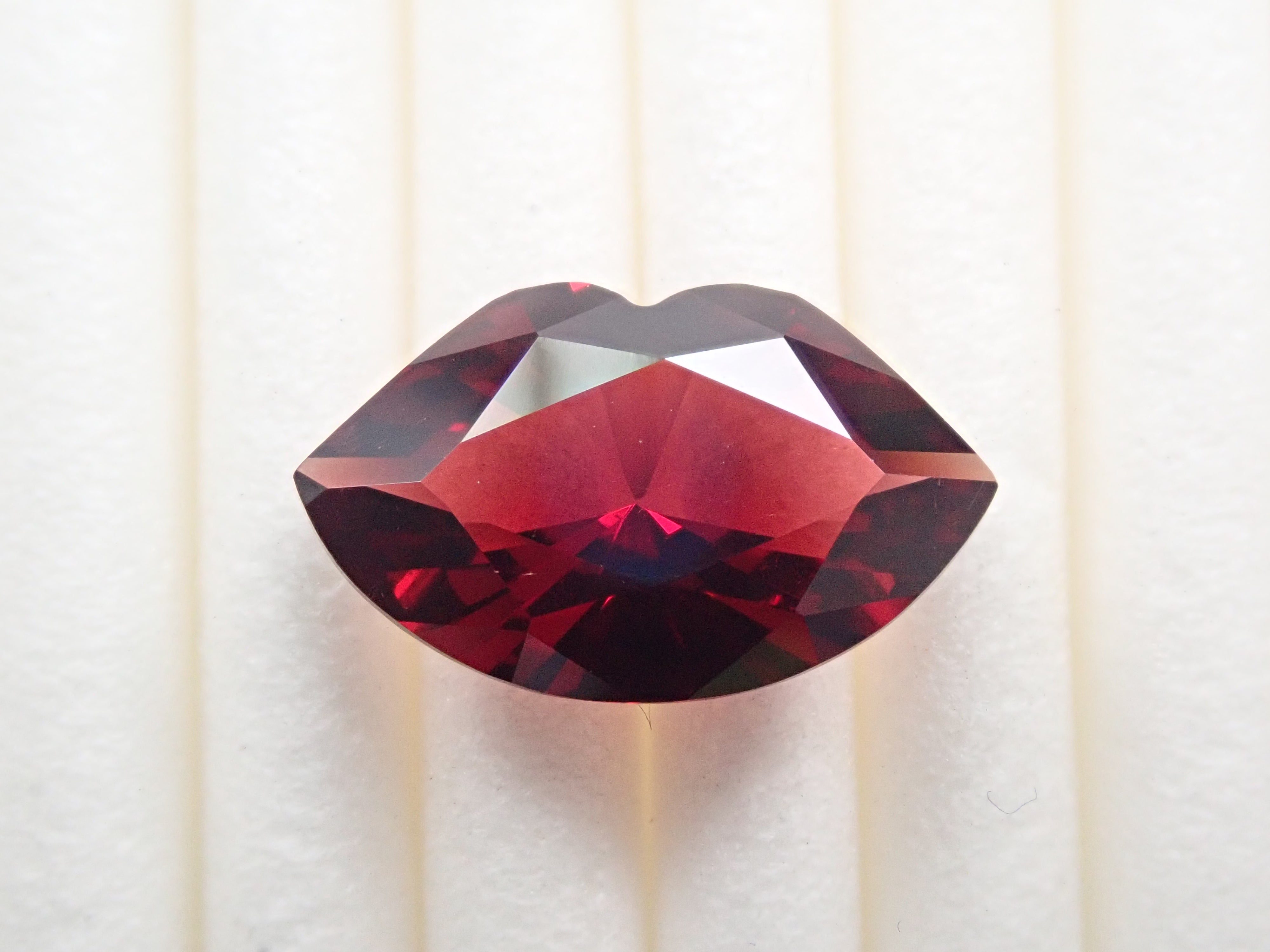 アルマンディンガーネット 2.090ctルース