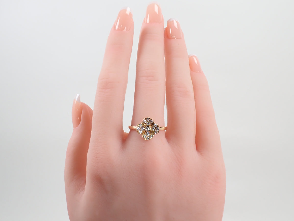 【9/30 22時販売】【カラフリ】K18 ダイヤモンド0.35ct フラワーモチーフリング鑑別書