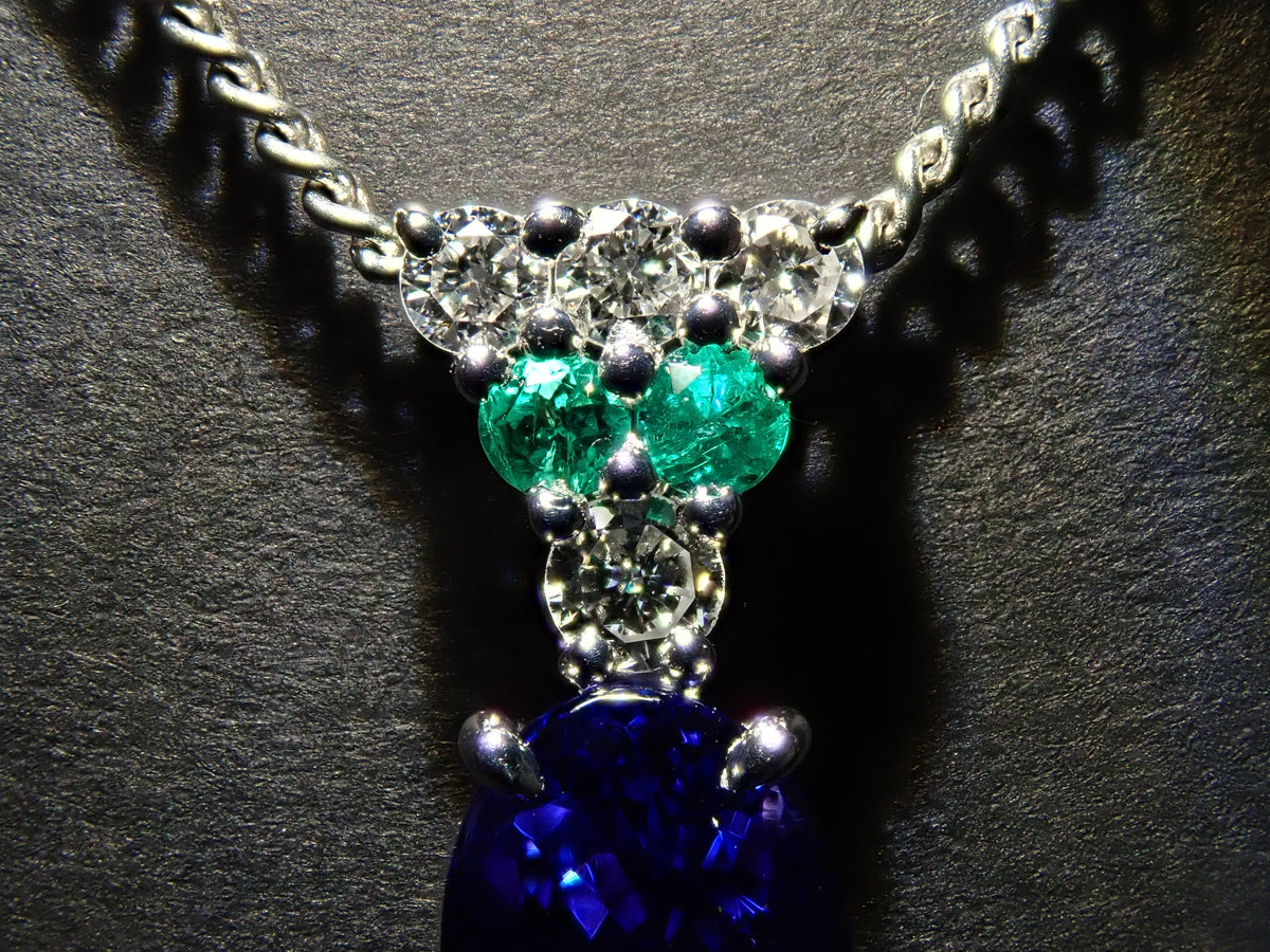 【9/18 22時販売】【カラフリ】Pt900 タンザナイト0.99ct・ダイヤモンド・エメラルド ペンダントトップ鑑別書