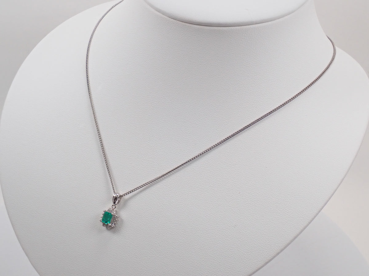 【9/18 22時販売】【カラフリ】Pt900 エメラルド 0.47ct ダイヤモンド0.13ctペンダントトップ(ネックレストップ)鑑別書