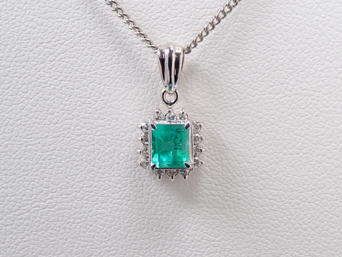 【9/18 22時販売】【カラフリ】Pt900 エメラルド 0.47ct ダイヤモンド0.13ctペンダントトップ(ネックレストップ)鑑別書