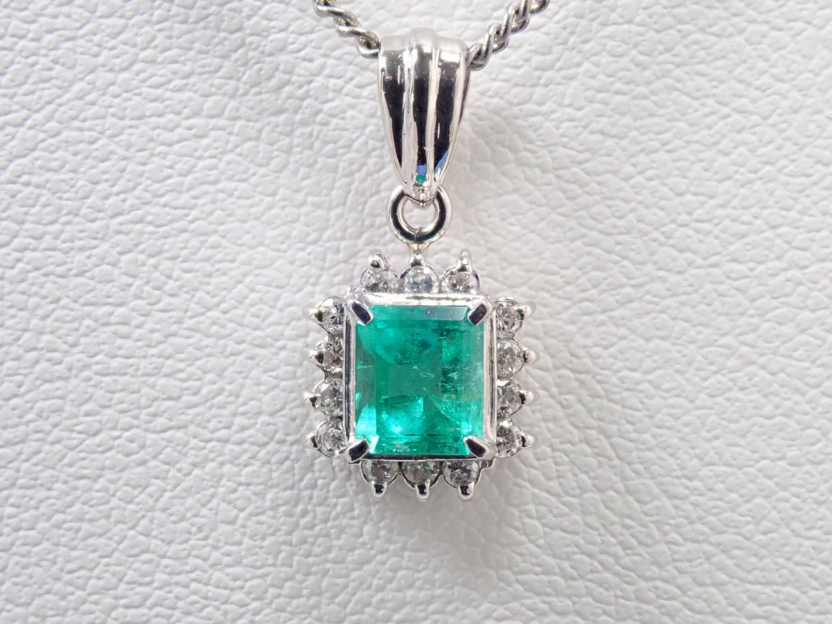 【9/18 22時販売】【カラフリ】Pt900 エメラルド 0.47ct ダイヤモンド0.13ctペンダントトップ(ネックレストップ)鑑別書