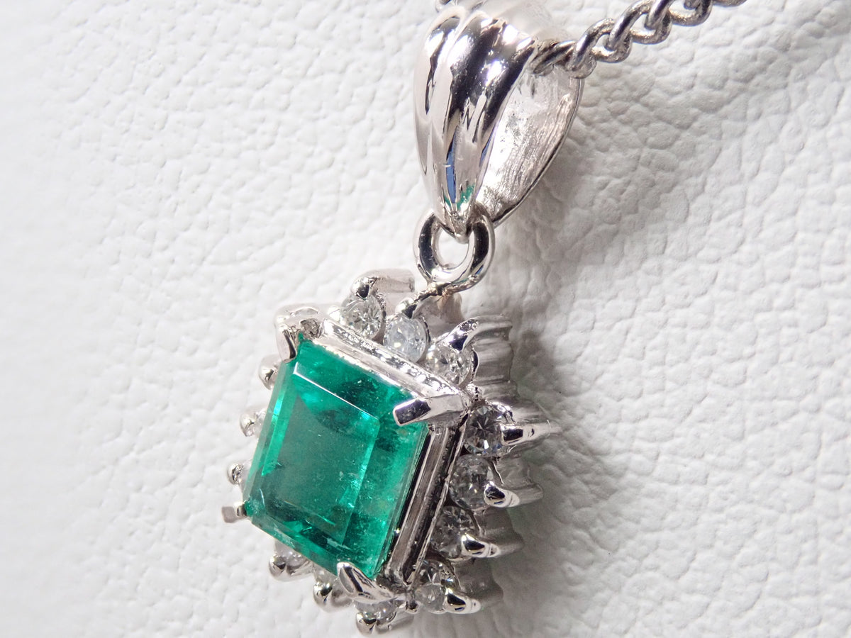 【9/18 22時販売】【カラフリ】Pt900 エメラルド 0.47ct ダイヤモンド0.13ctペンダントトップ(ネックレストップ)鑑別書