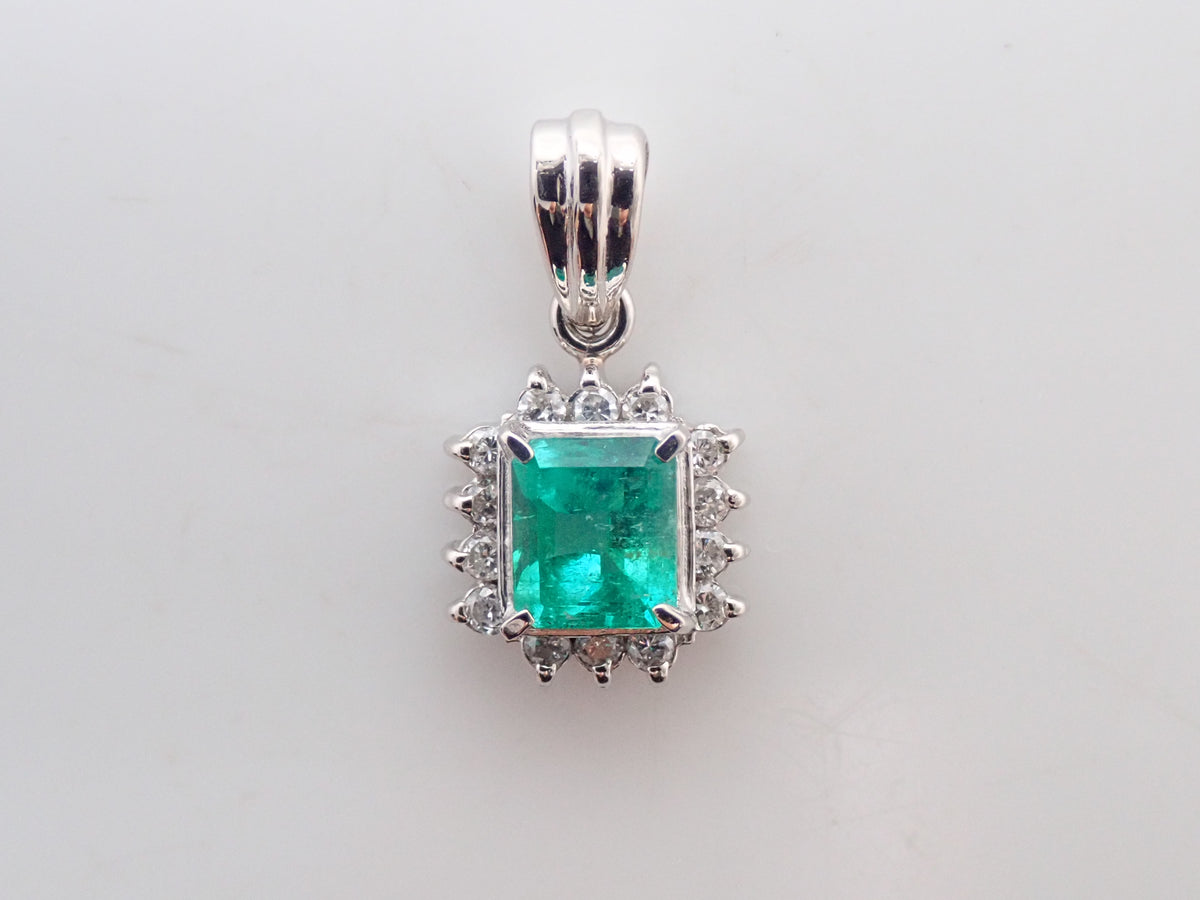 【9/18 22時販売】【カラフリ】Pt900 エメラルド 0.47ct ダイヤモンド0.13ctペンダントトップ(ネックレストップ)鑑別書