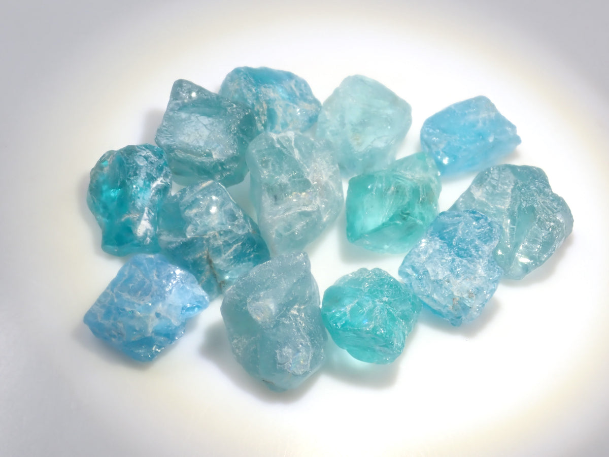 【9/20 22時販売】《限定13石》マダガスカル産アパタイト原石1石(平均3.8ct)《複数購入割引有》
