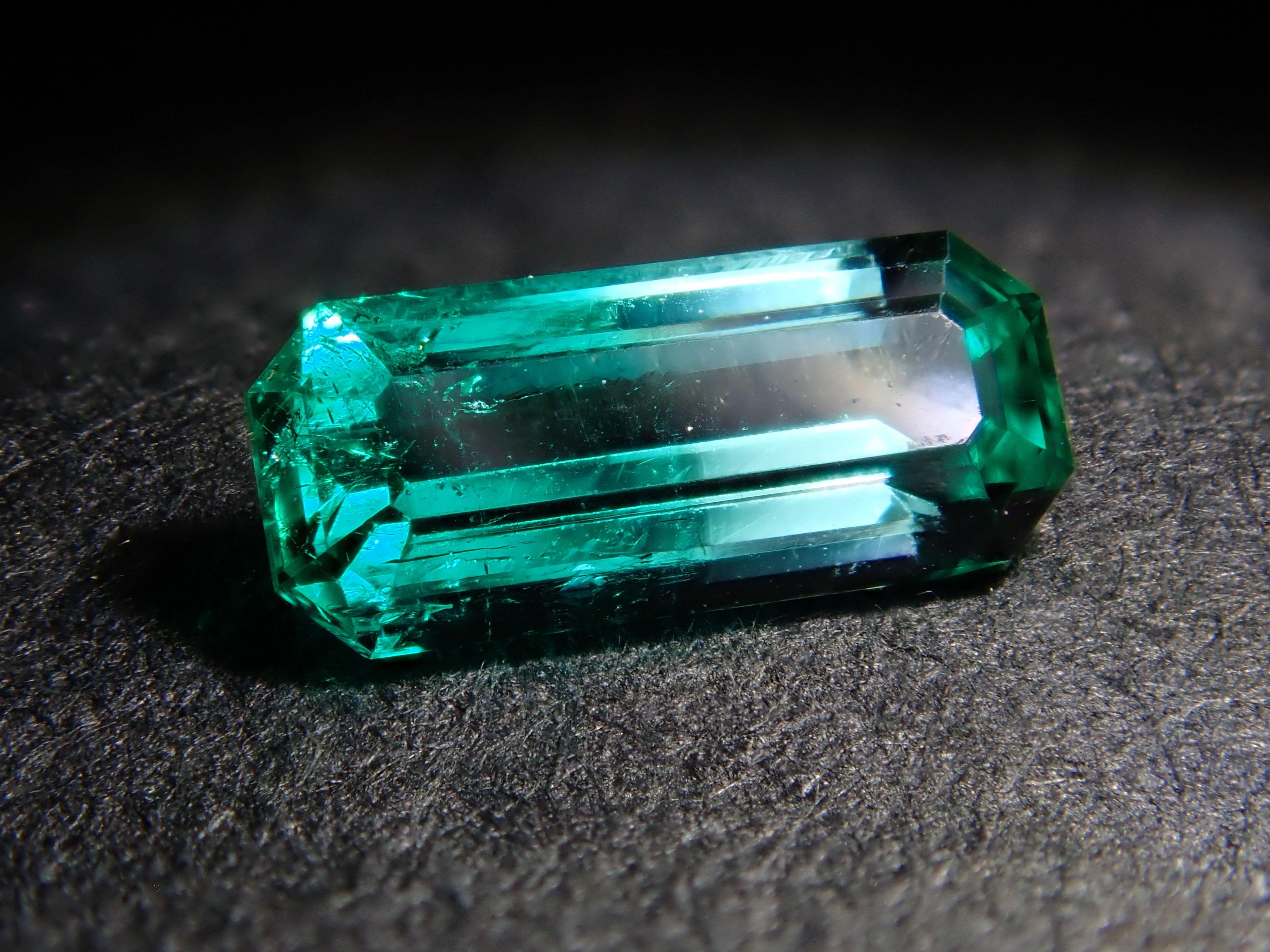 【12558208掲載】コロンビア産エメラルド 0.274ctルース