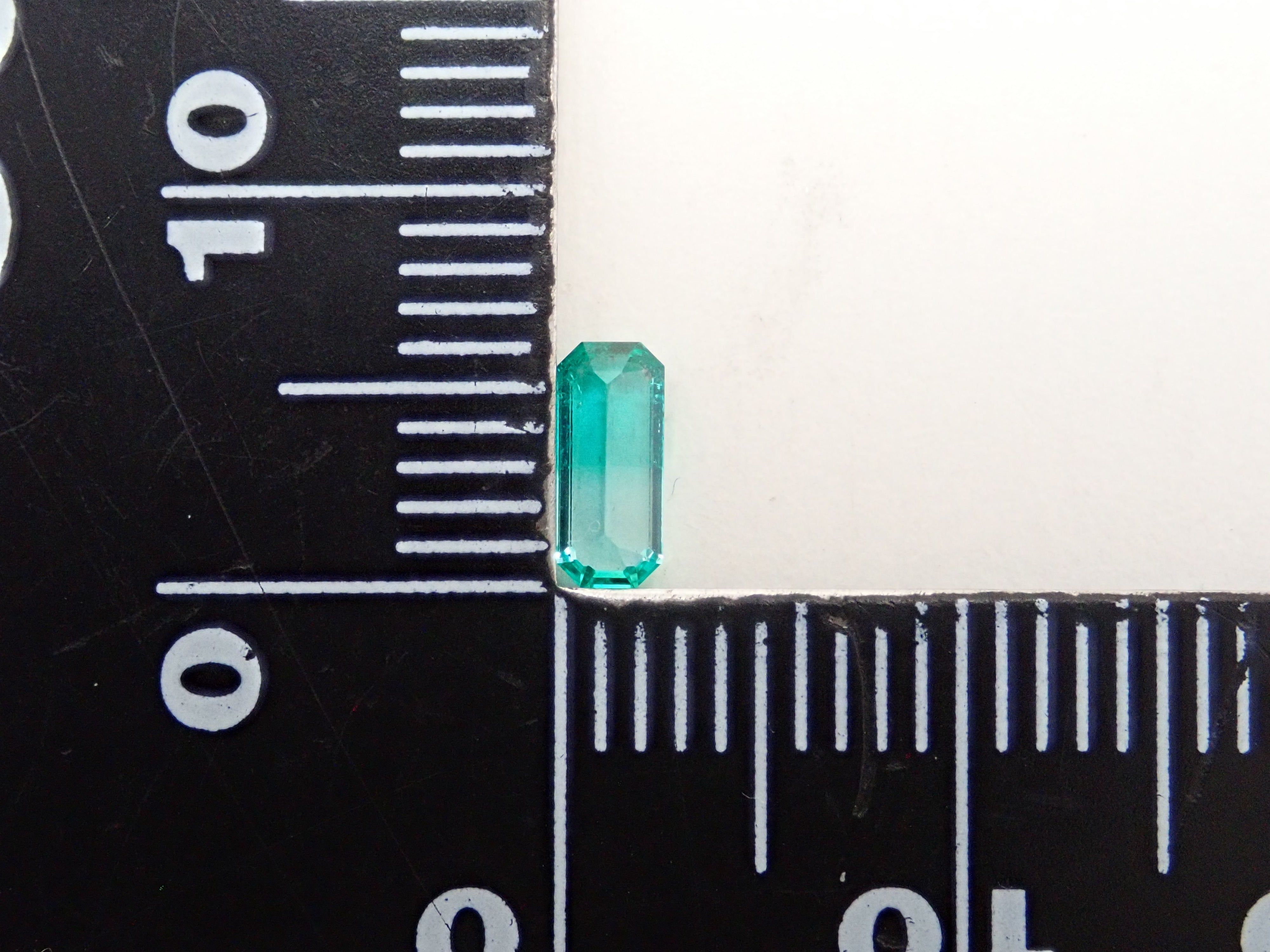 【12558208掲載】コロンビア産エメラルド 0.274ctルース