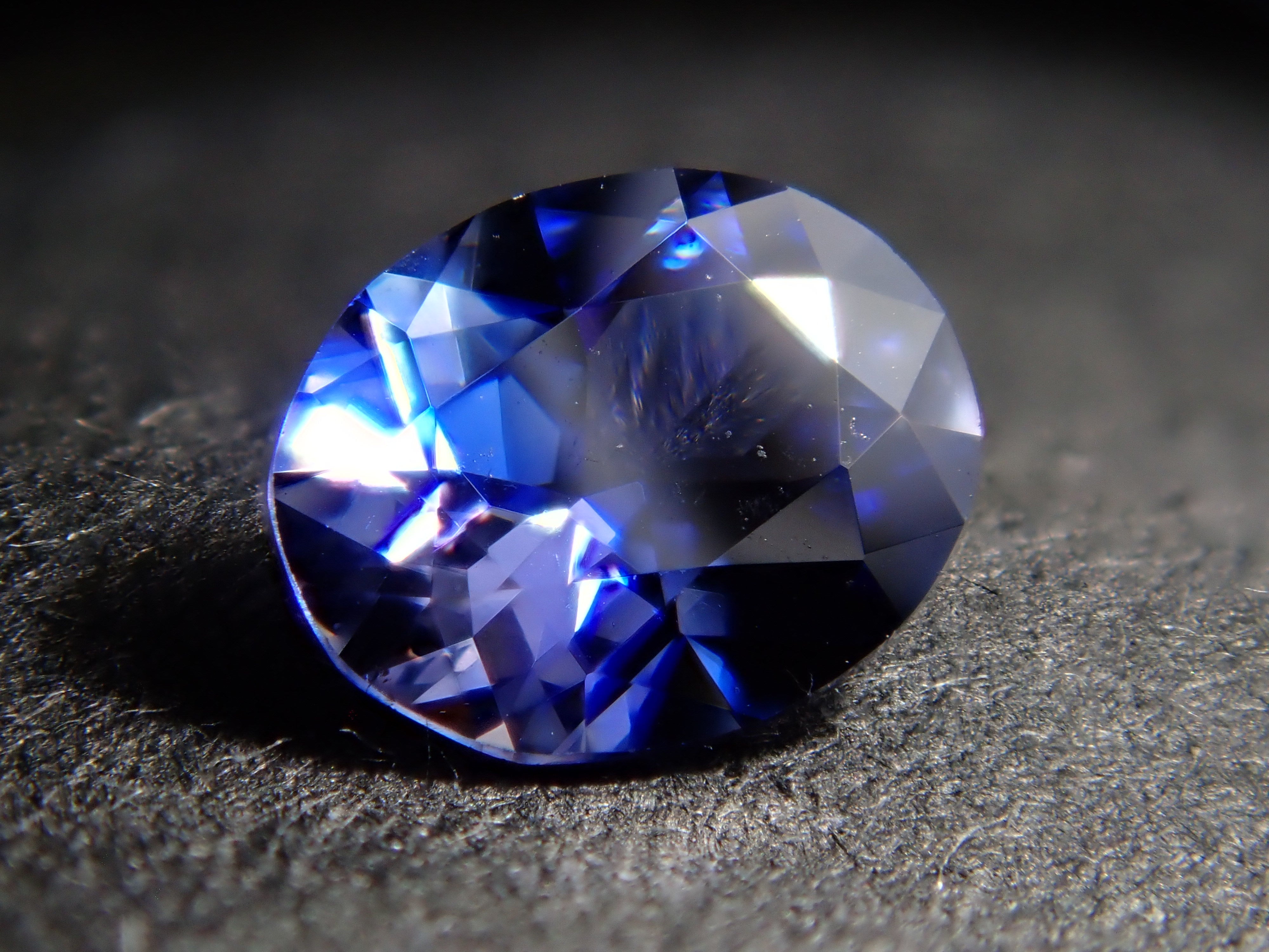 アメリカ産ベニトアイト 0.242ctルース