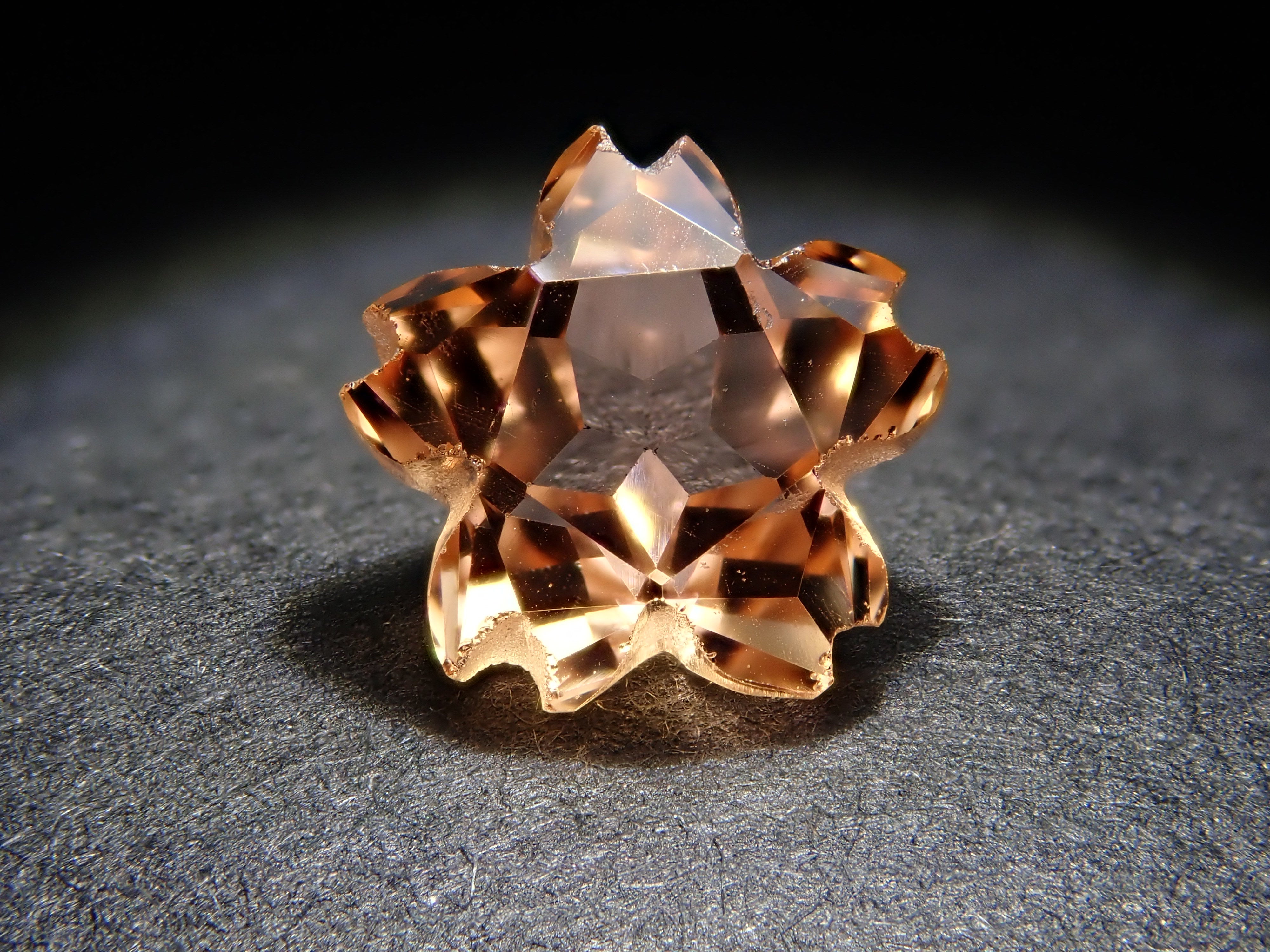 【さくらシェイプ】ブラジル産インペリアルトパーズ(シェリーカラー) 6.3mm/1.084ct《コラボ》ルース ワッペン