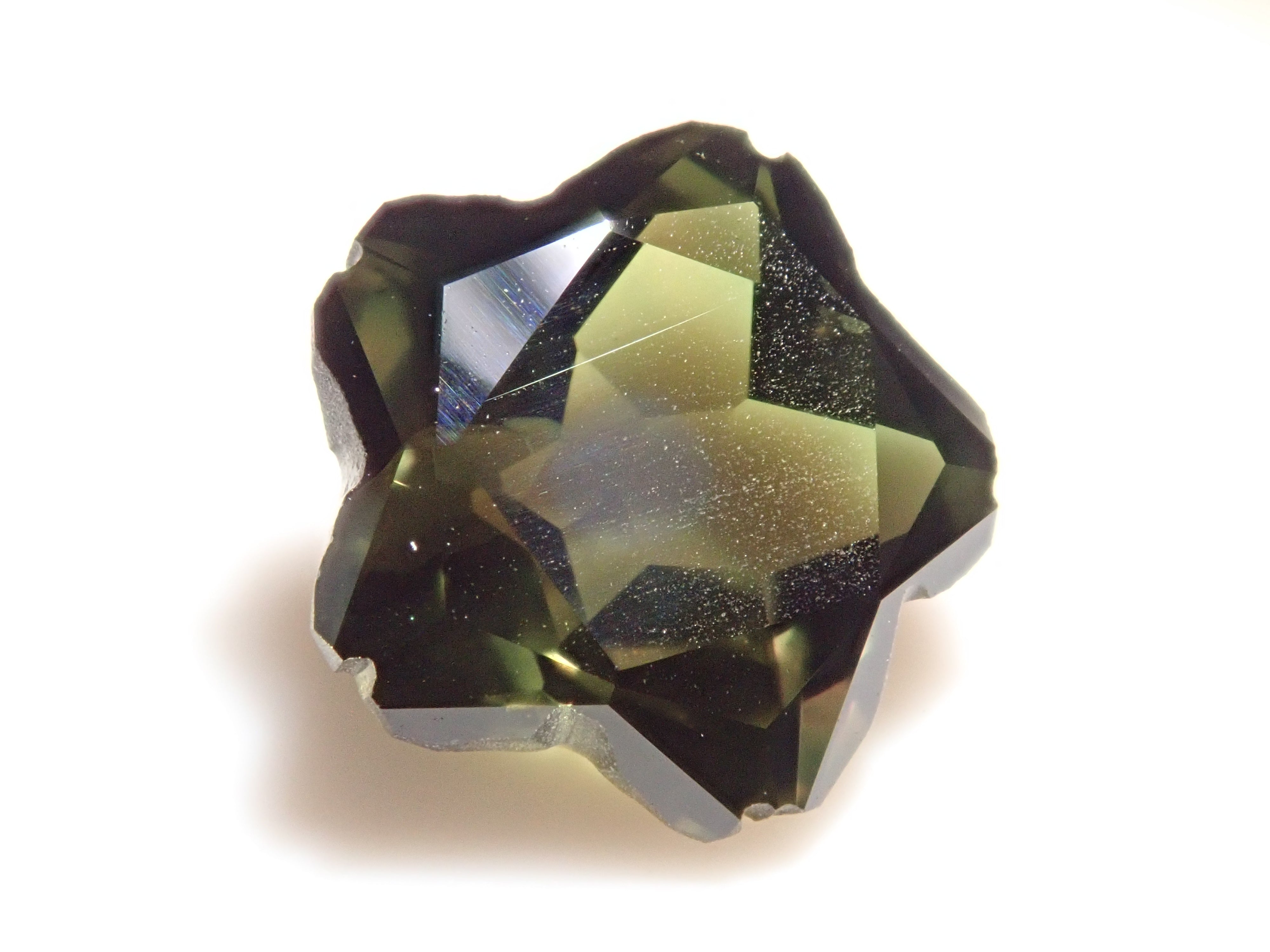 【さくらシェイプ】タンザニア産カラーチェンジサファイア 7.1mm/1.667ctルース