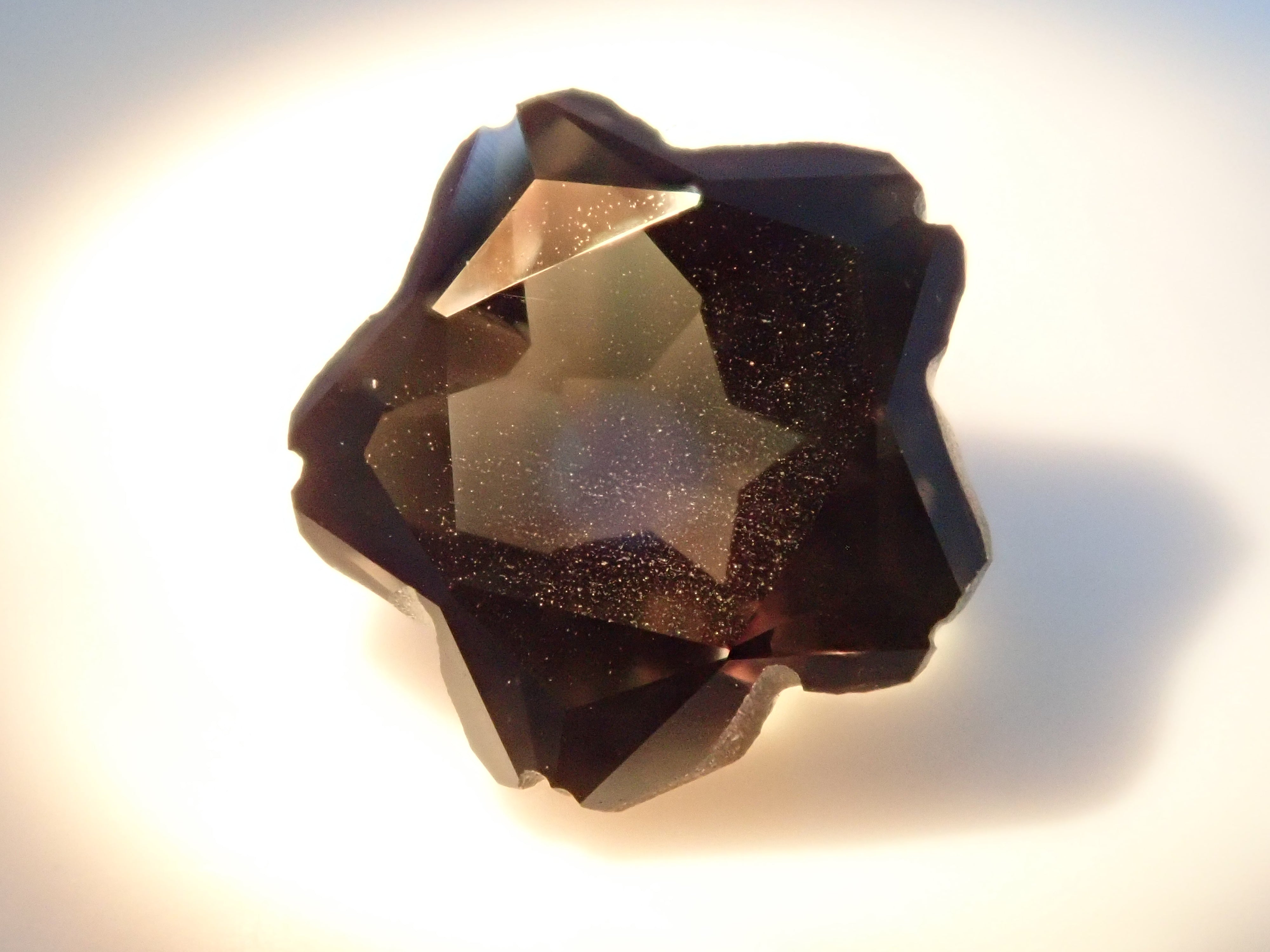 【さくらシェイプ】タンザニア産カラーチェンジサファイア 7.1mm/1.667ctルース