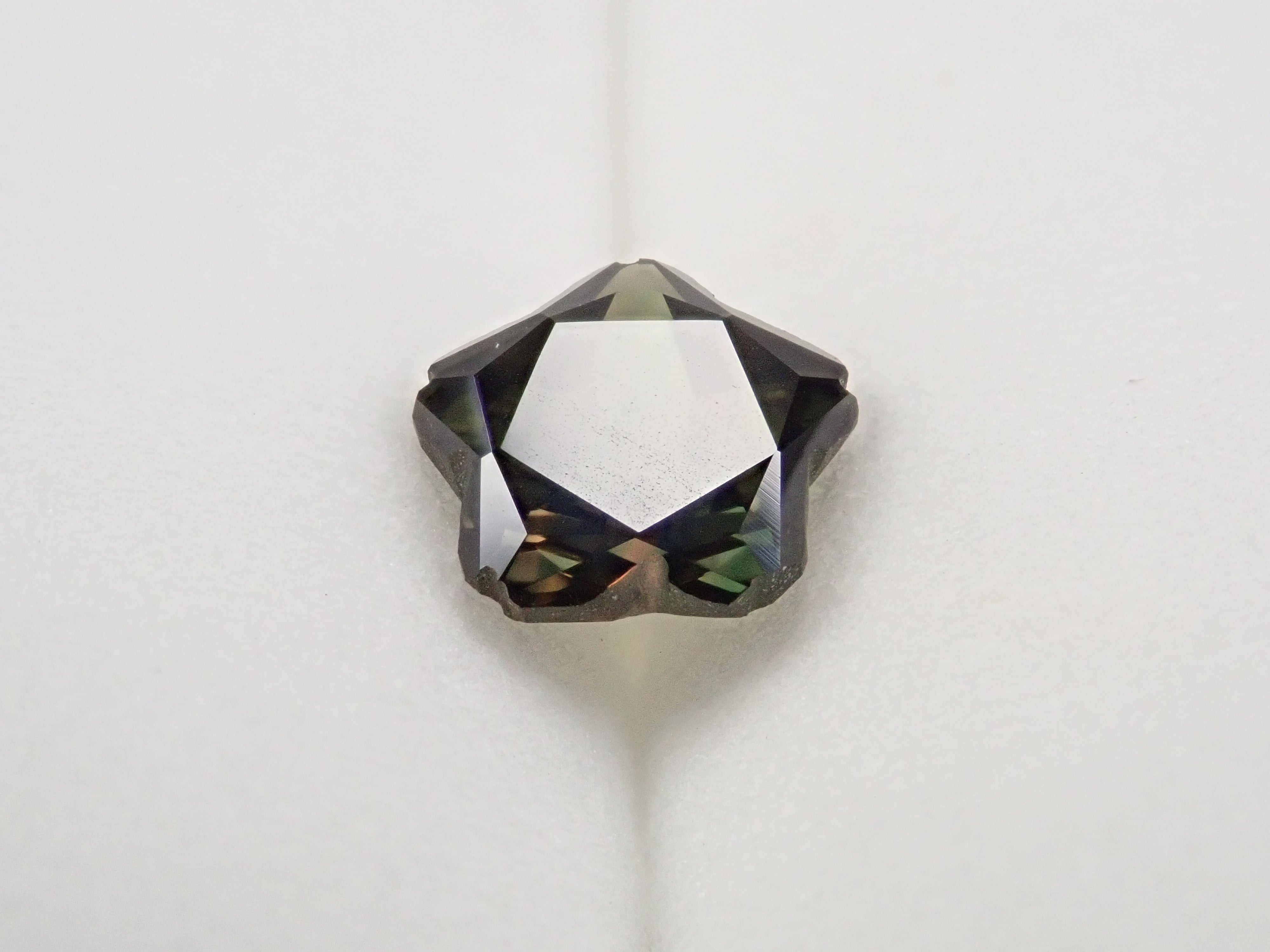 【さくらシェイプ】タンザニア産カラーチェンジサファイア 7.1mm/1.667ctルース