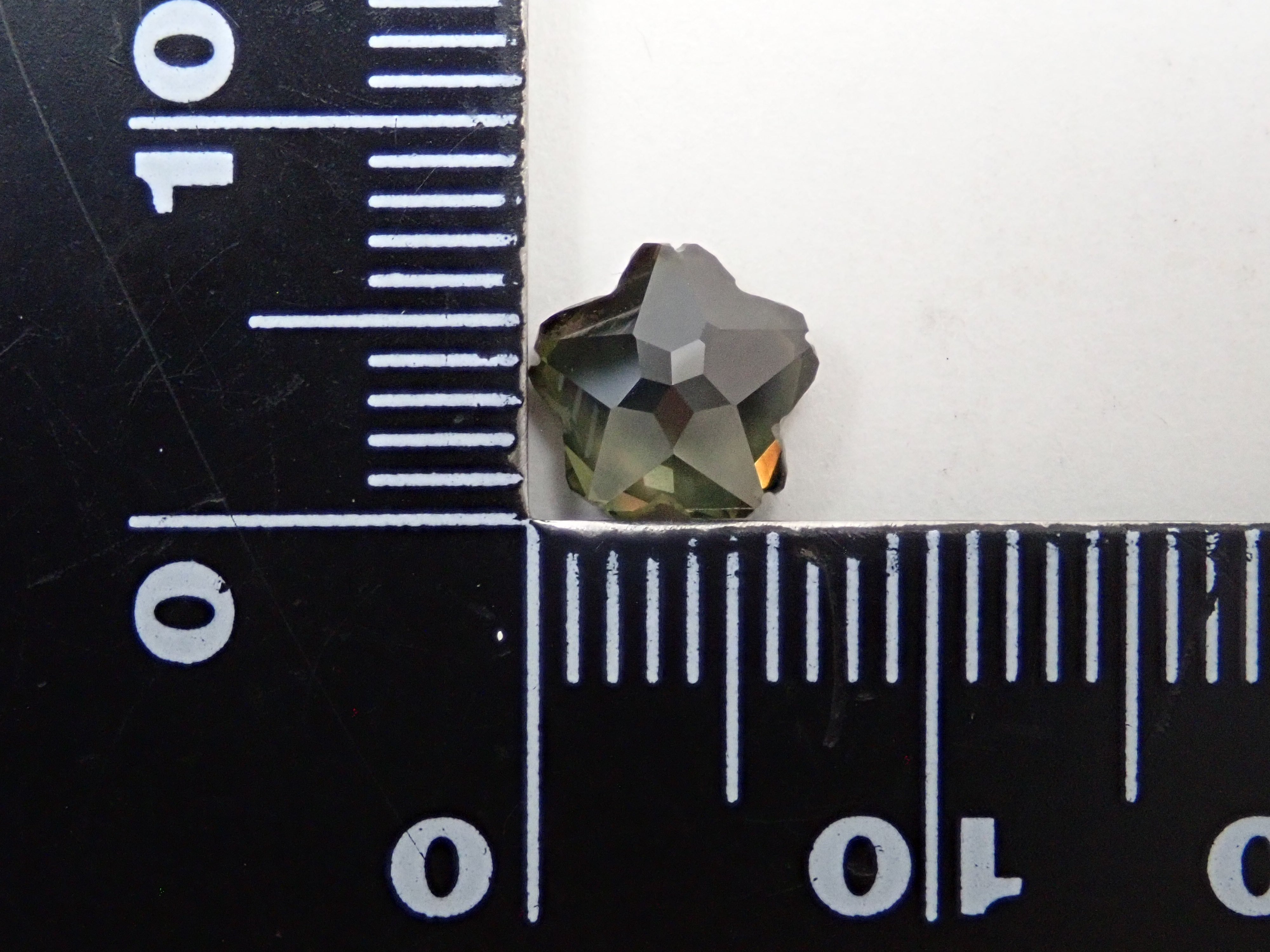 【さくらシェイプ】タンザニア産カラーチェンジサファイア 7.1mm/1.667ctルース