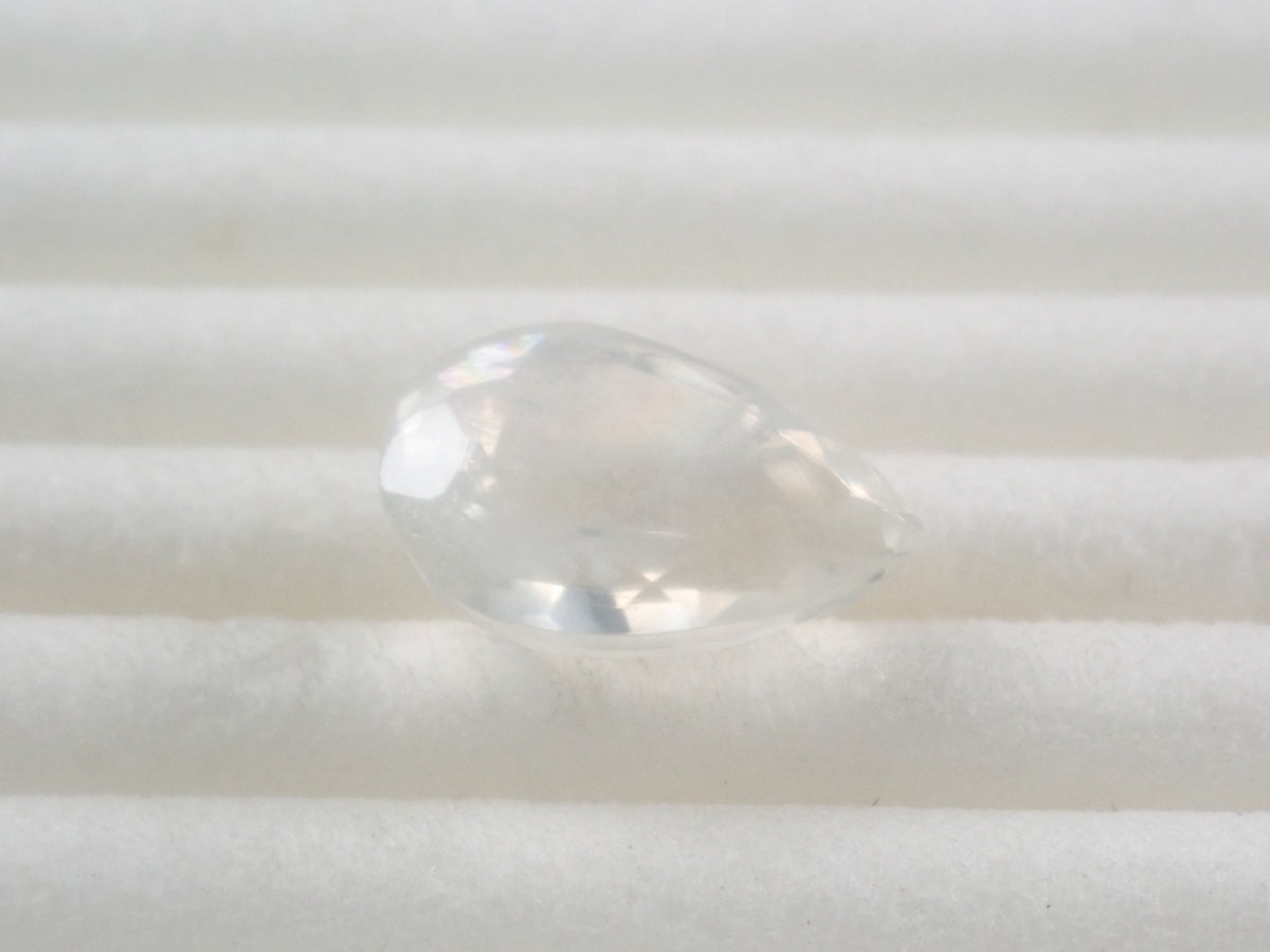 【9/26 22時販売】マラウイ産ムーンストーン(マラウイムーンストーン) 1.966ctルース
