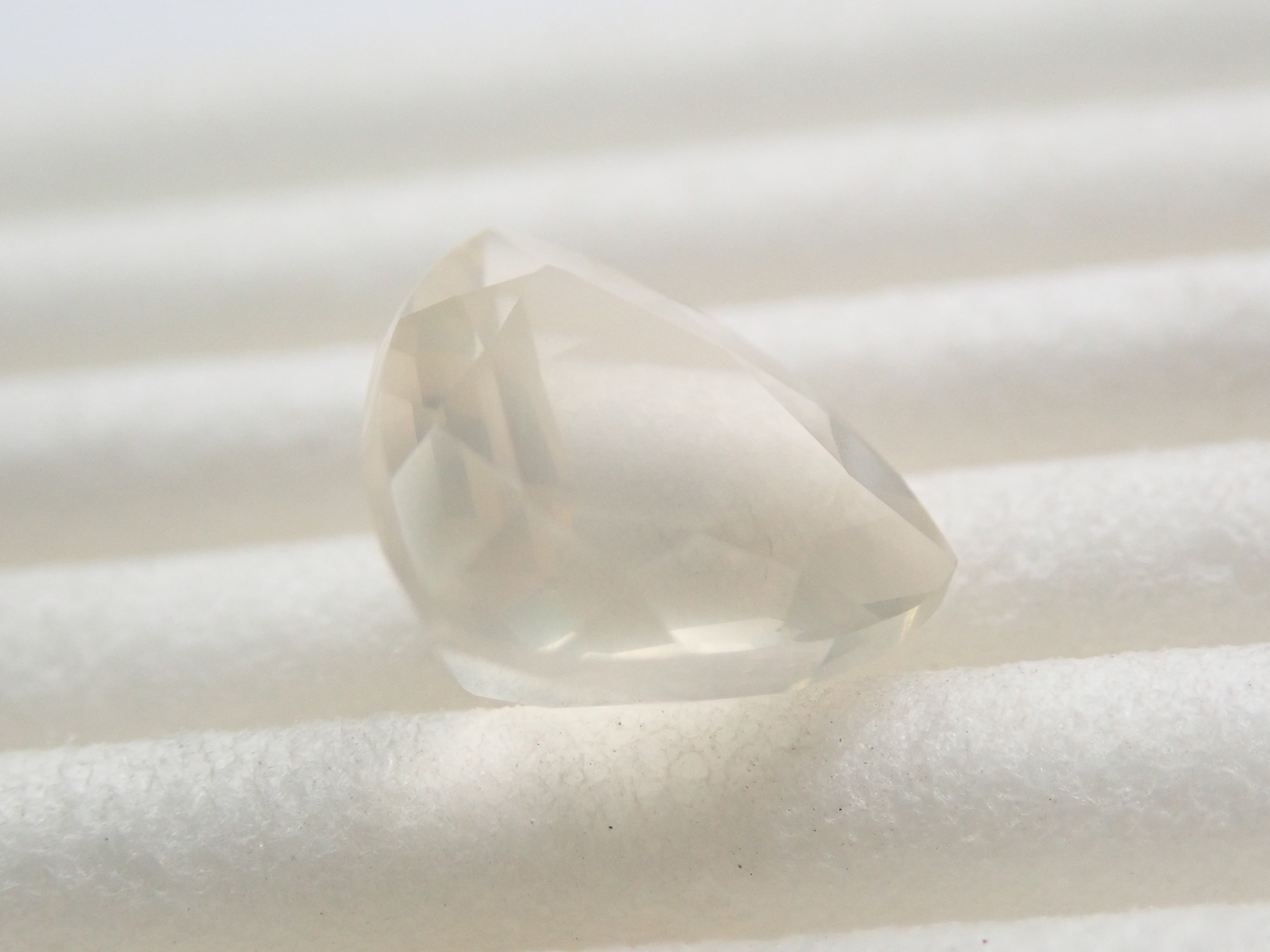 ラブラドライト(通称名:ラブラドライトムーンストーン) 1.598ctルース