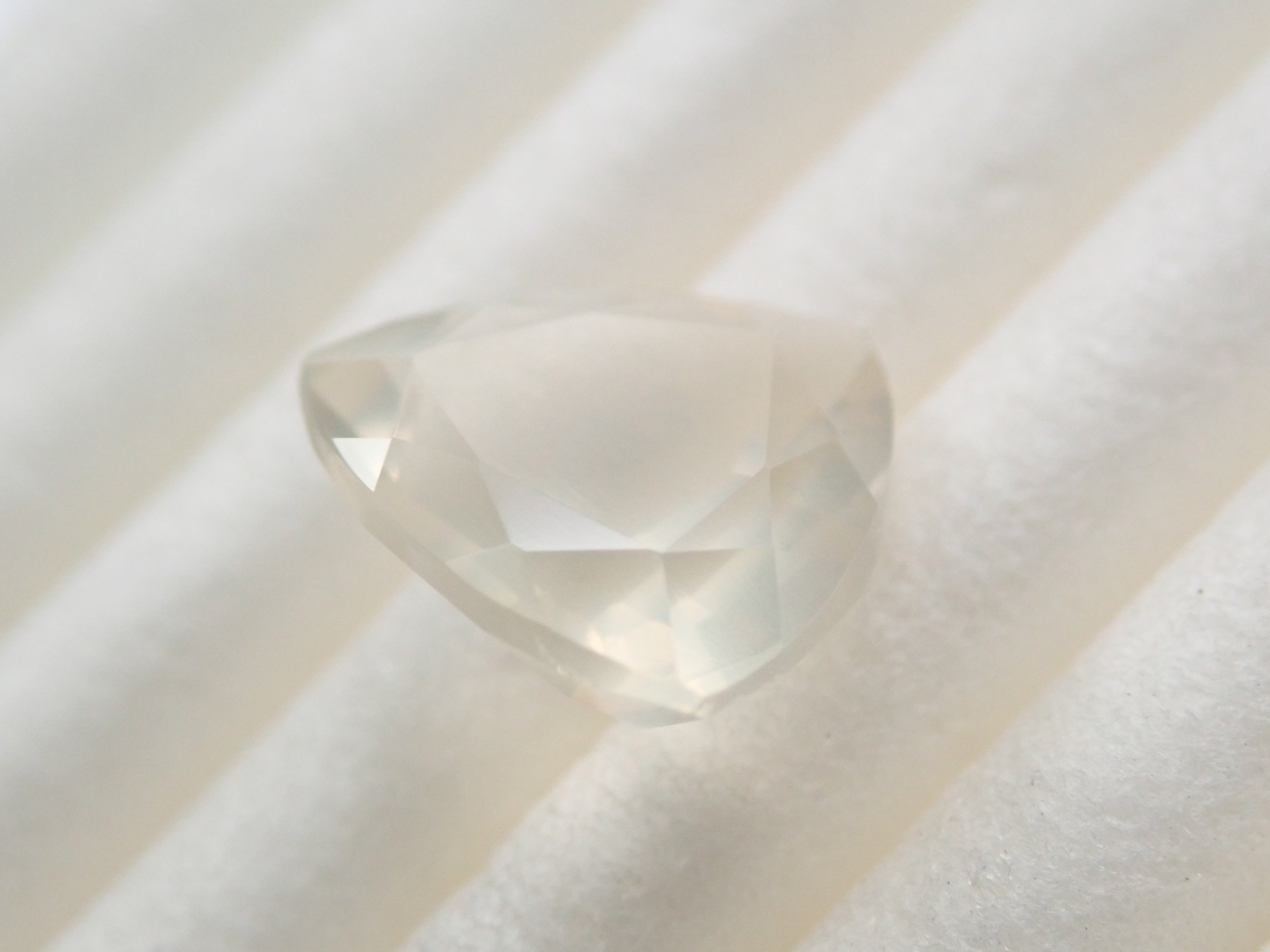 ラブラドライト(通称名:ラブラドライトムーンストーン) 1.598ctルース