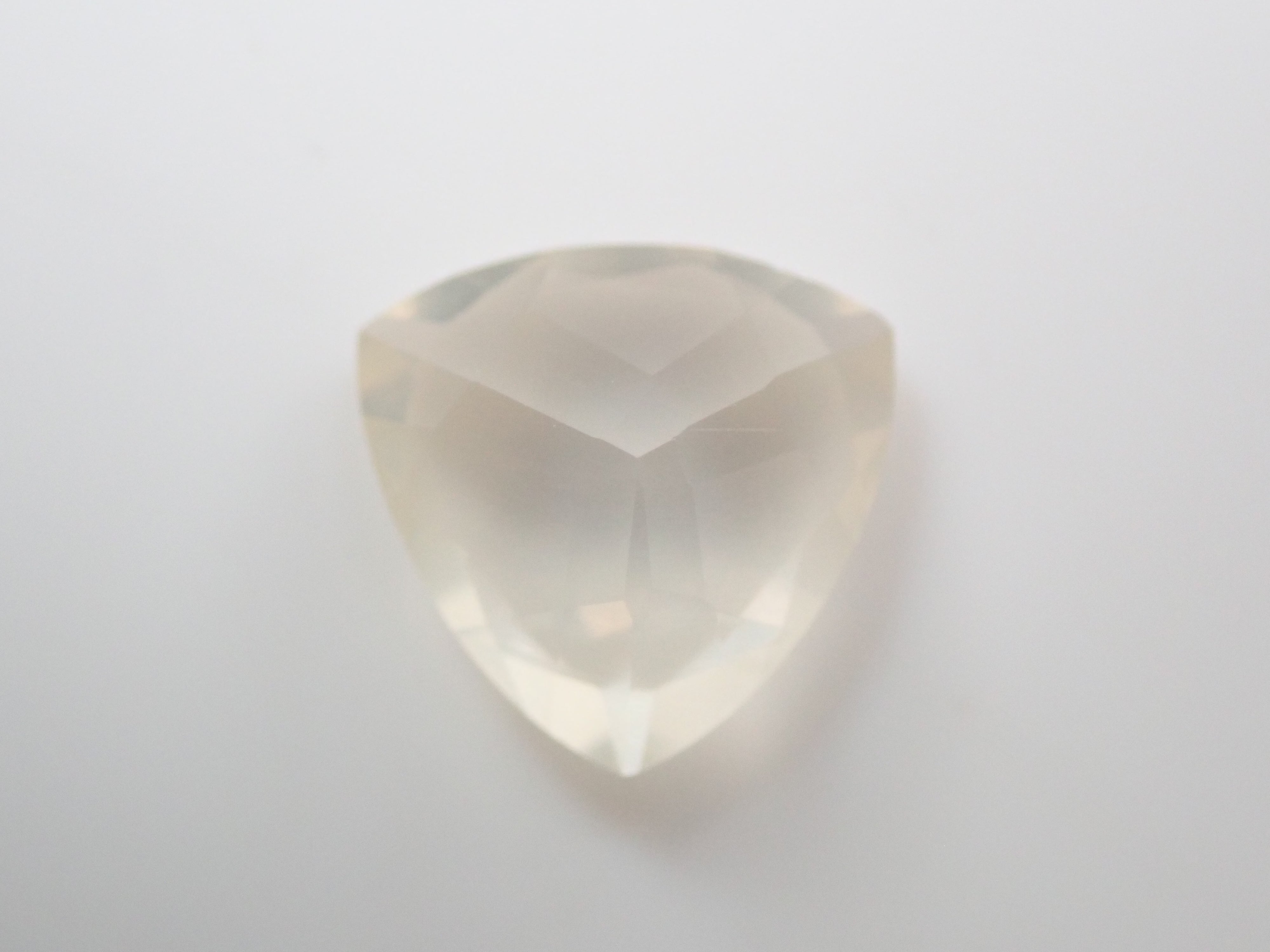 ラブラドライト(通称名:ラブラドライトムーンストーン) 1.598ctルース