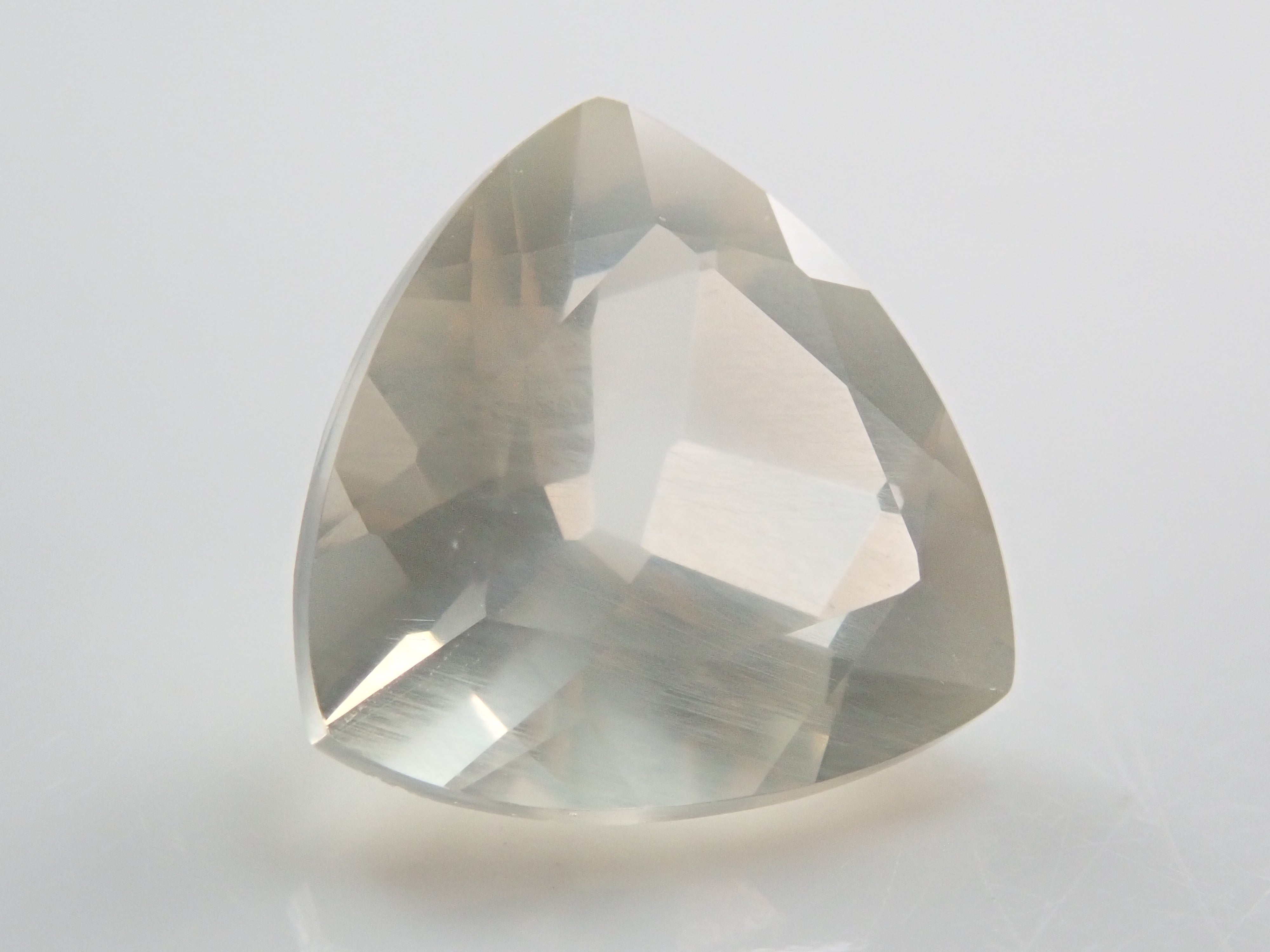 ラブラドライト(通称名:ラブラドライトムーンストーン) 1.598ctルース